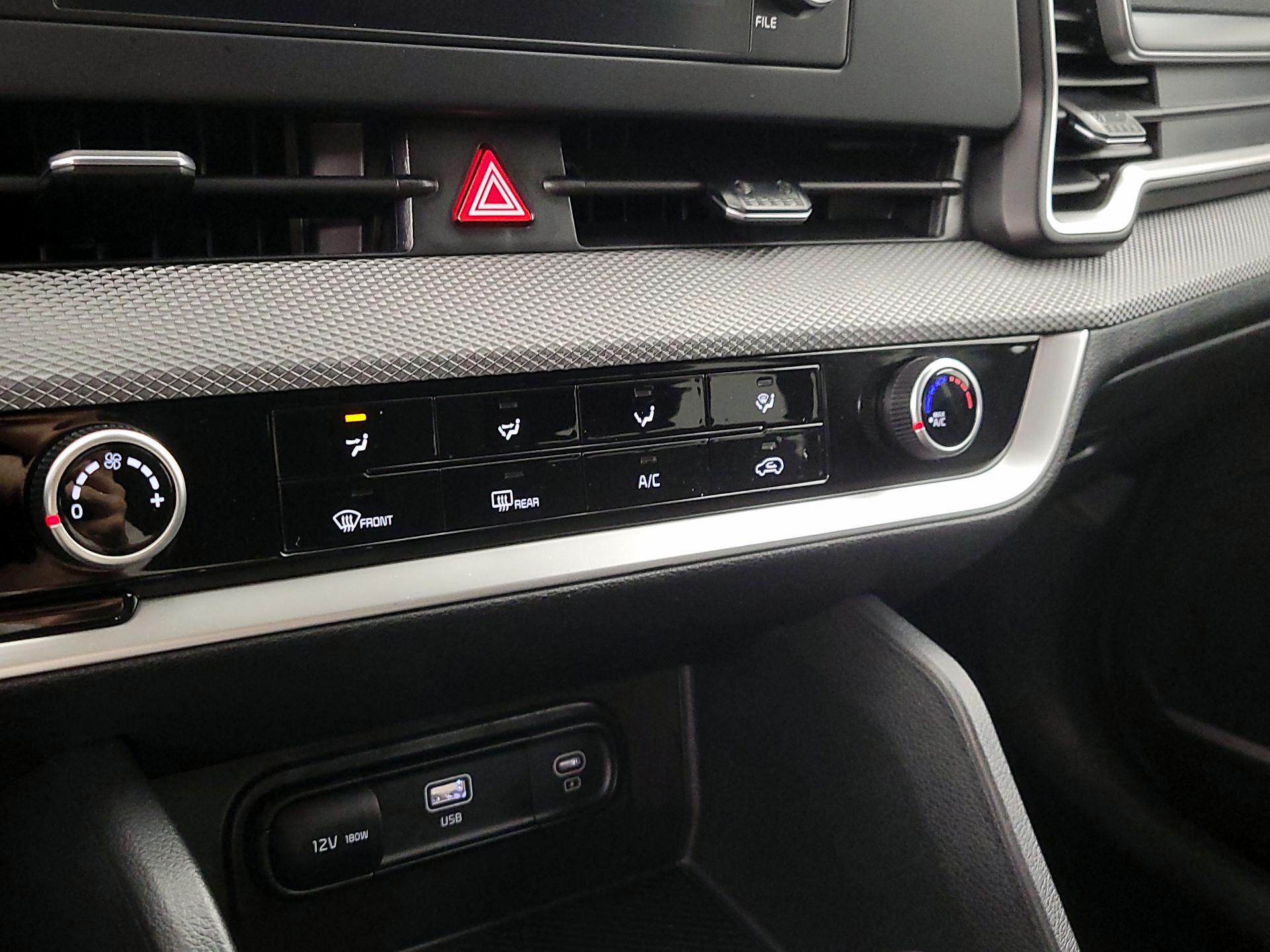 Thumbnail: 2025 Kia Sportage - 16