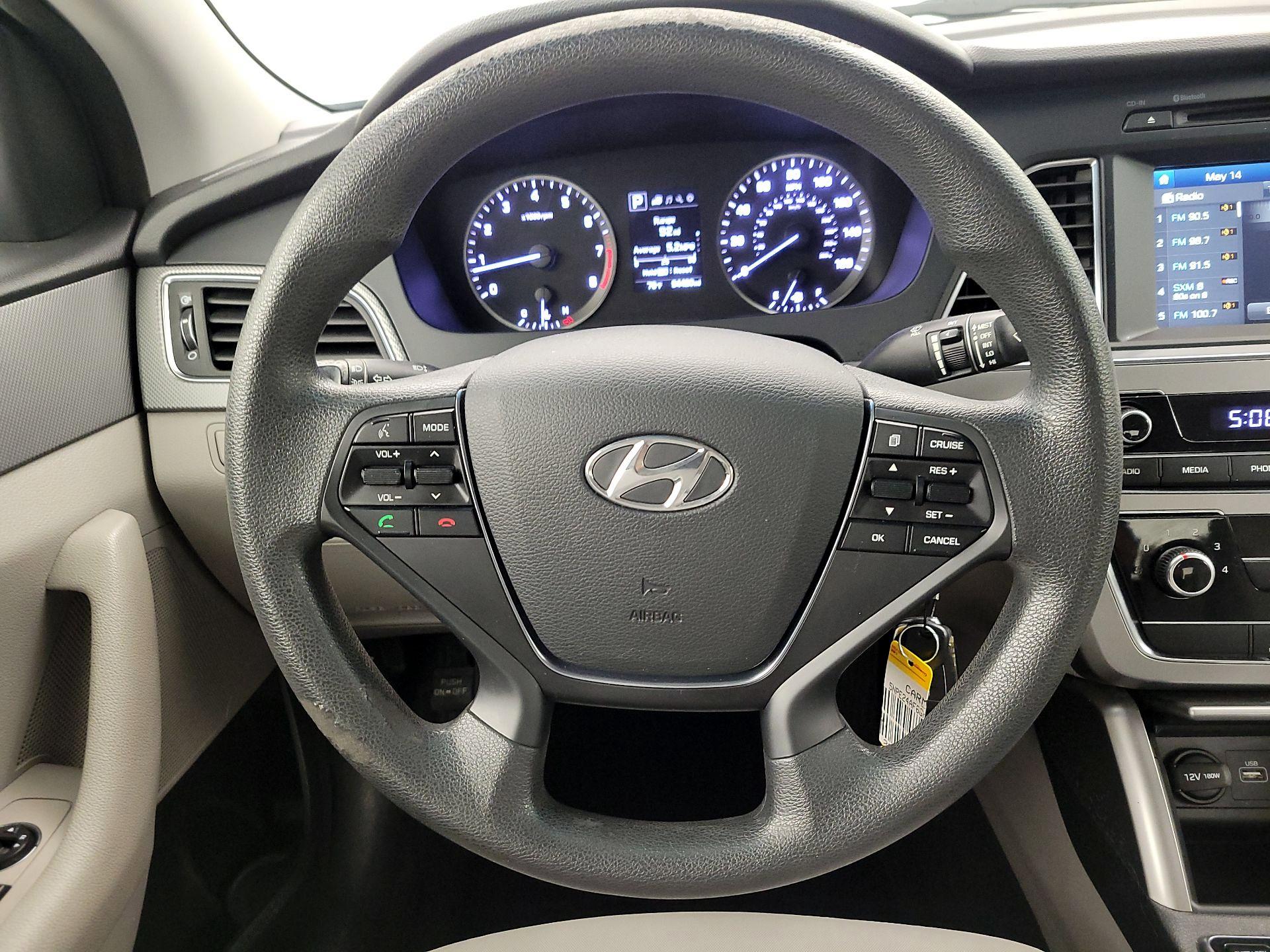 Thumbnail: 2016 Hyundai Sonata - 10