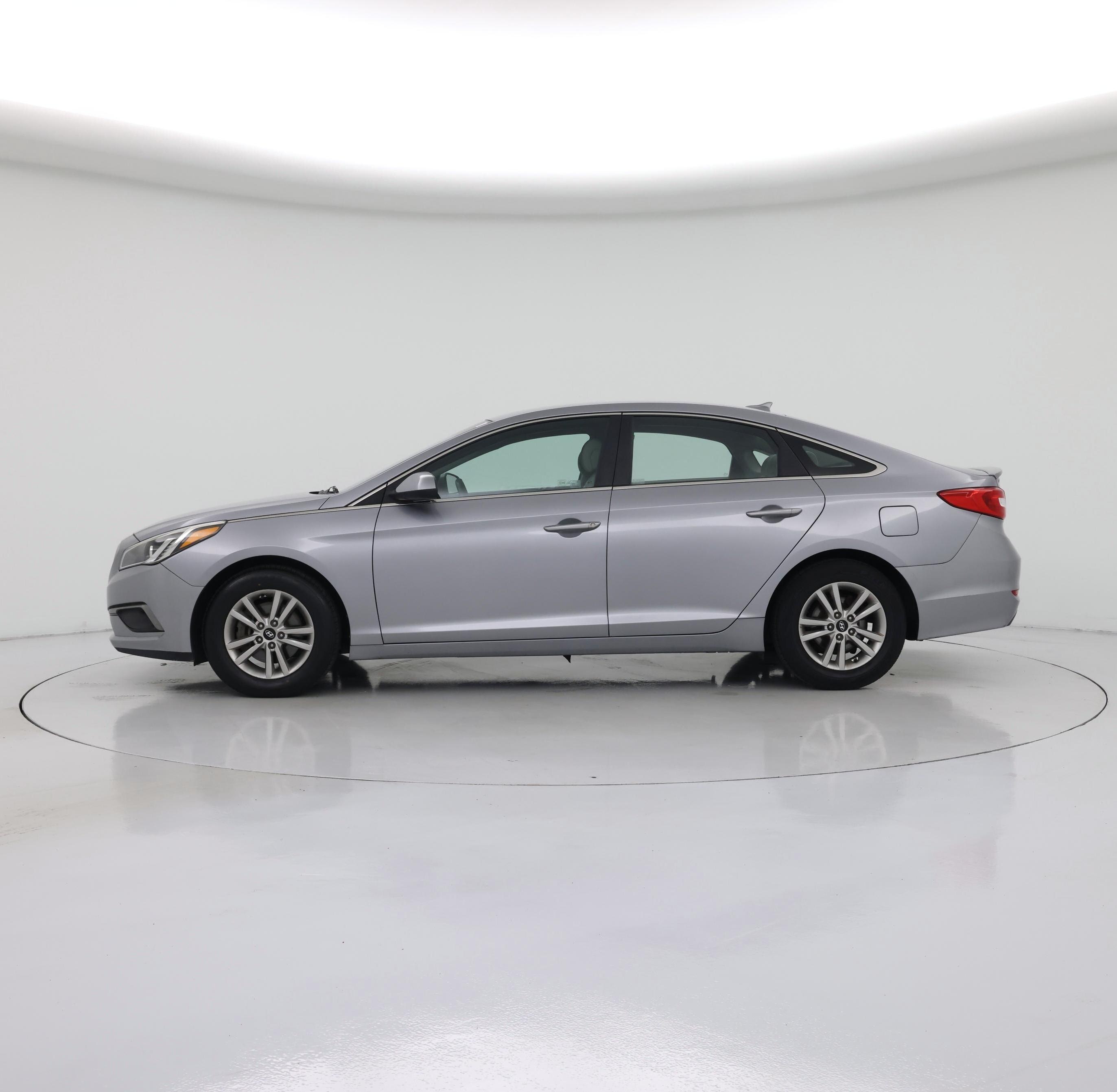 Thumbnail: 2016 Hyundai Sonata - 3