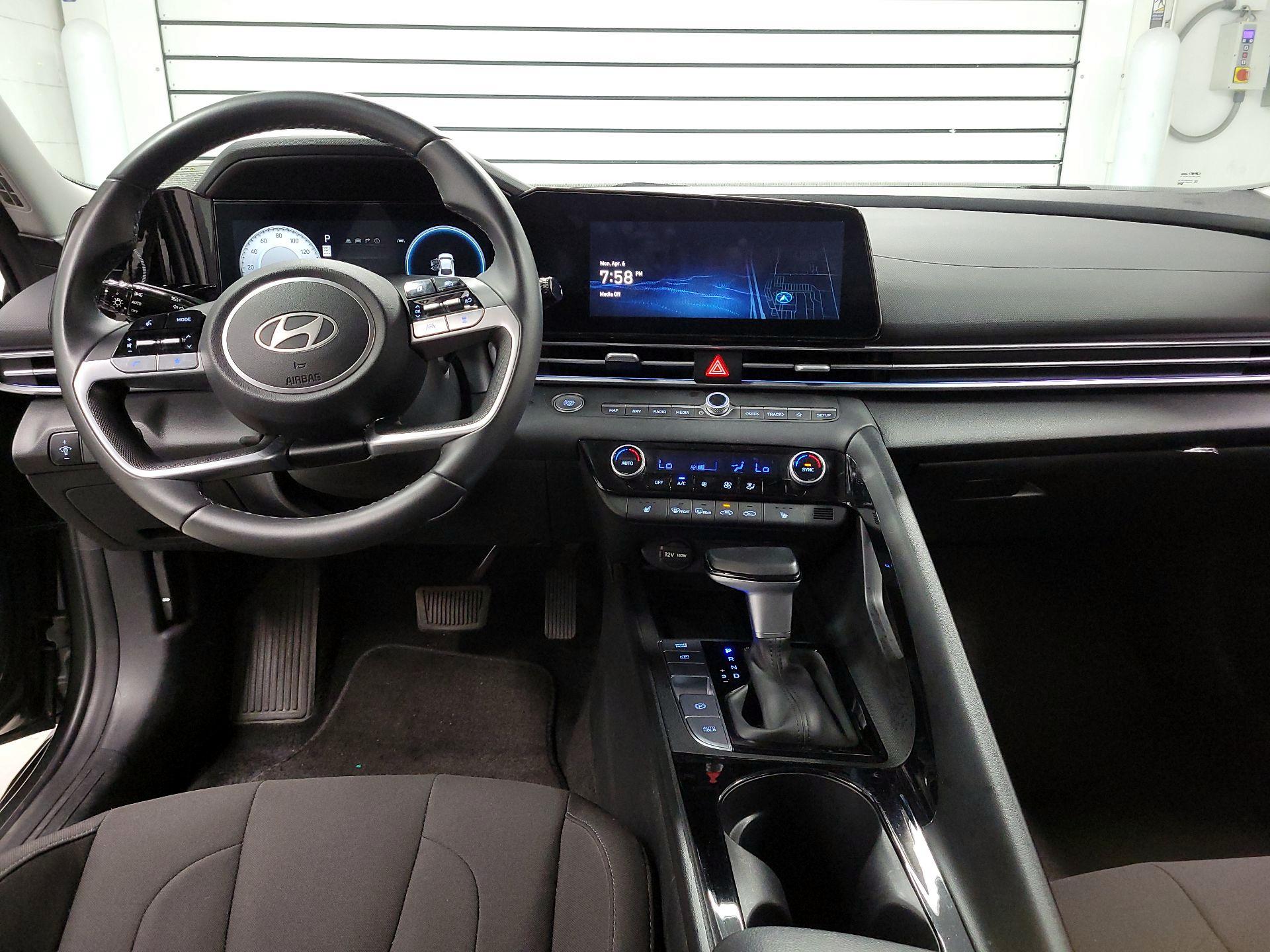 Thumbnail: 2025 Hyundai Elantra - 9