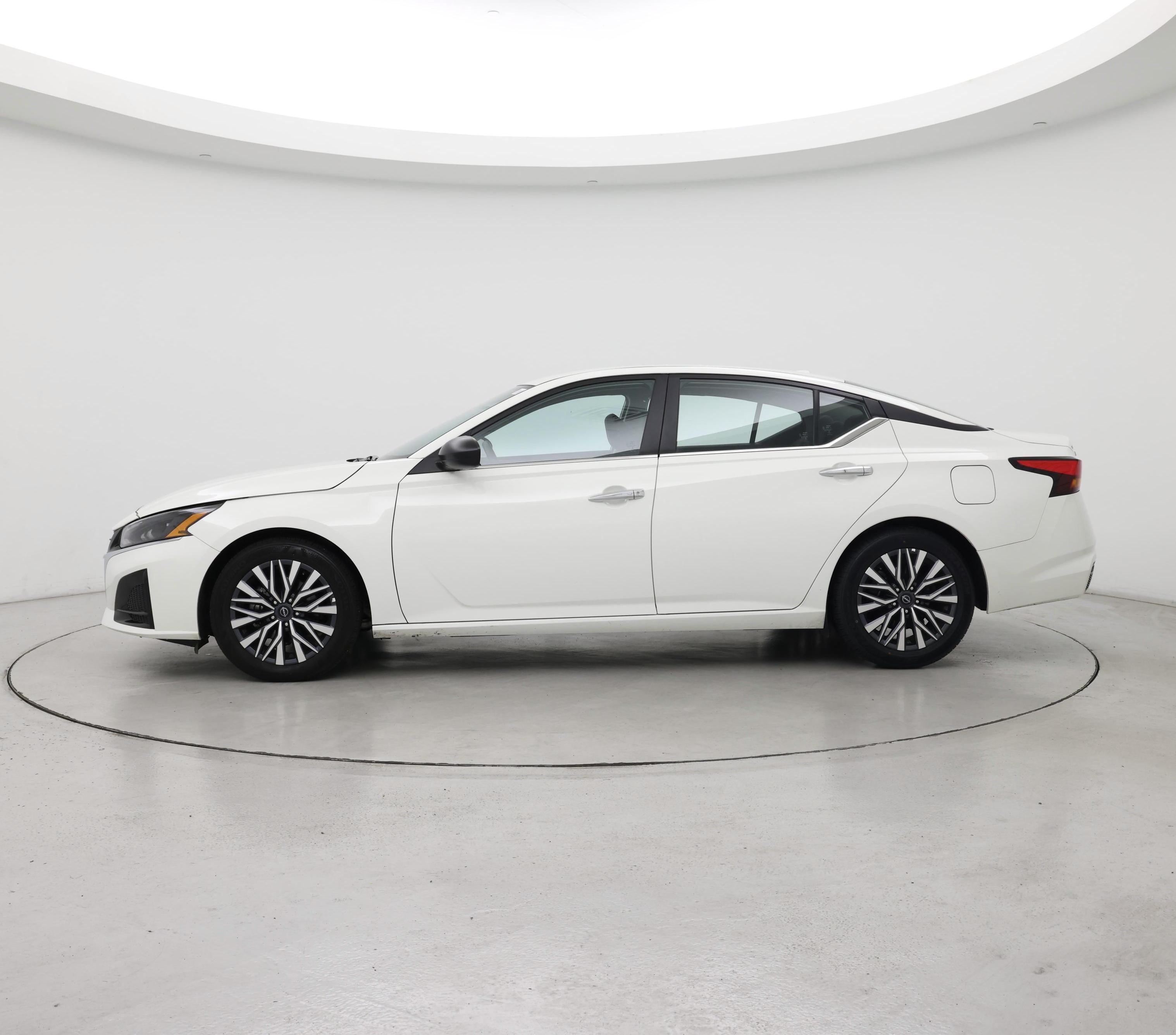 Thumbnail: 2025 Nissan Altima - 3