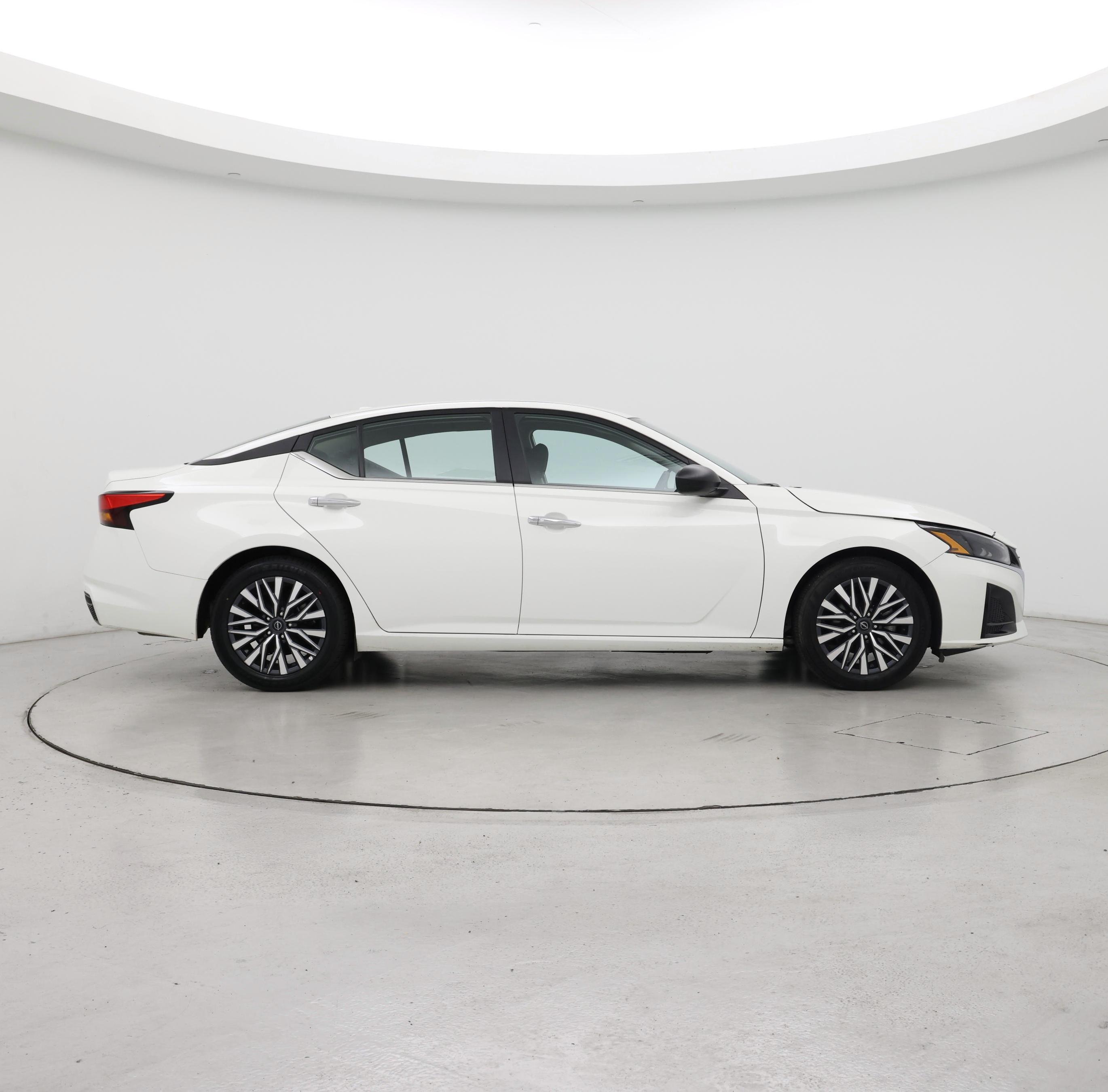 Thumbnail: 2025 Nissan Altima - 7