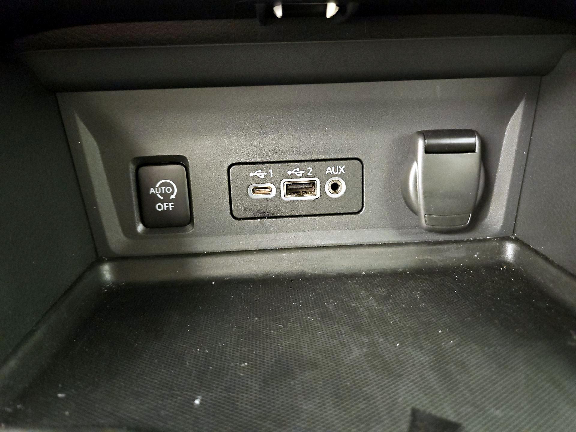 Thumbnail: 2025 Nissan Sentra - 18