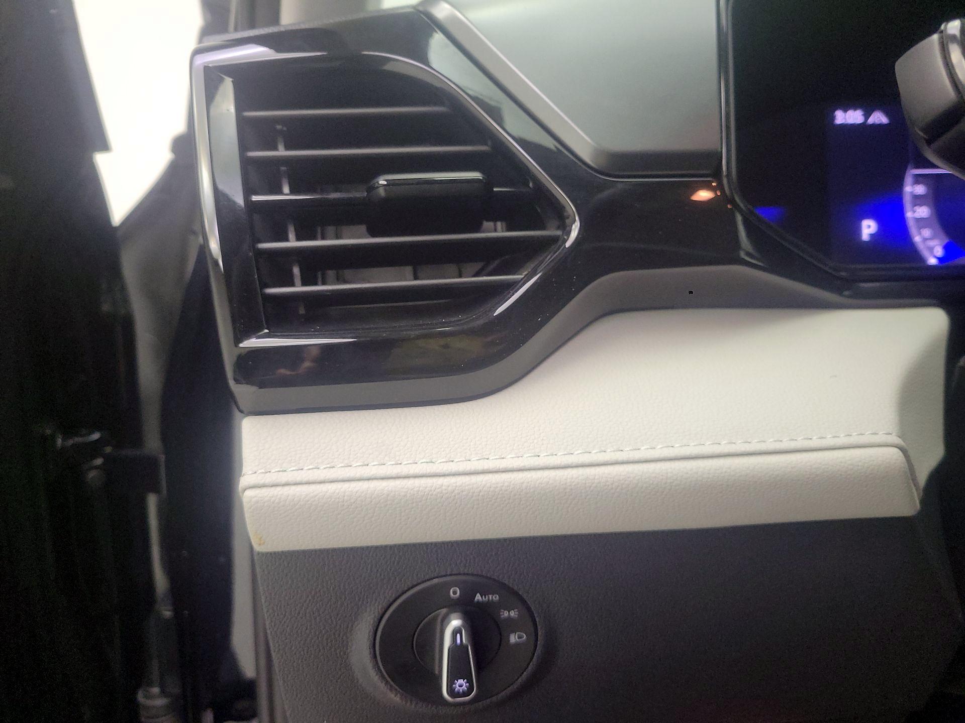 Thumbnail: 2025 Volkswagen Taos - 11