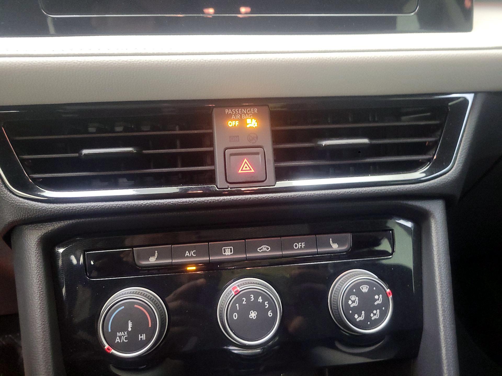 Thumbnail: 2025 Volkswagen Taos - 14