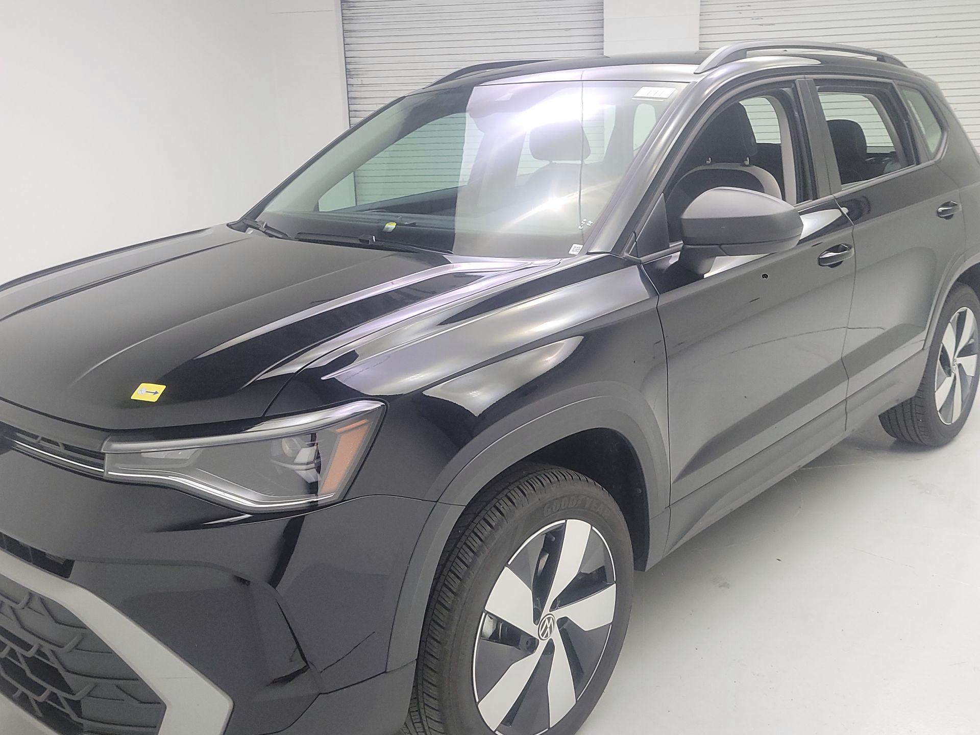 Thumbnail: 2025 Volkswagen Taos - 3