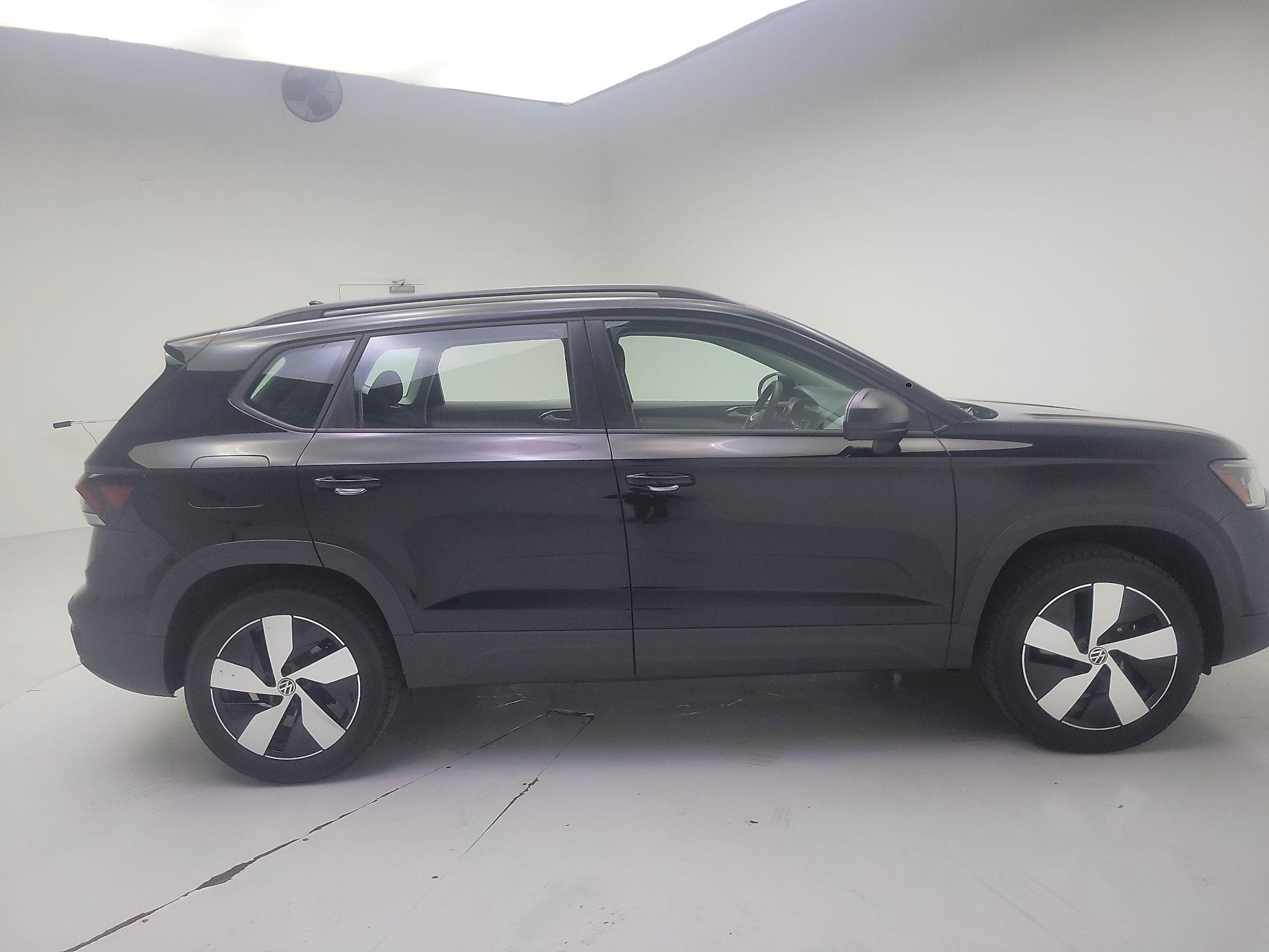 Thumbnail: 2025 Volkswagen Taos - 4