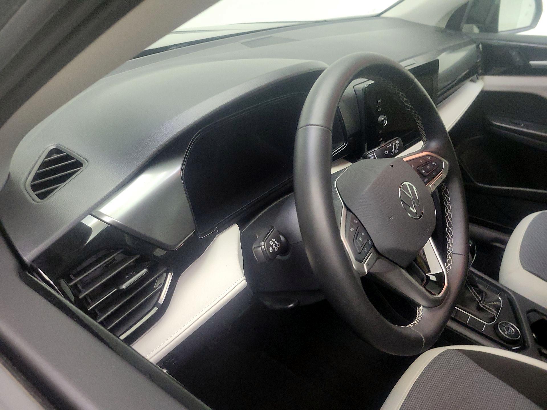 Thumbnail: 2025 Volkswagen Taos - 8