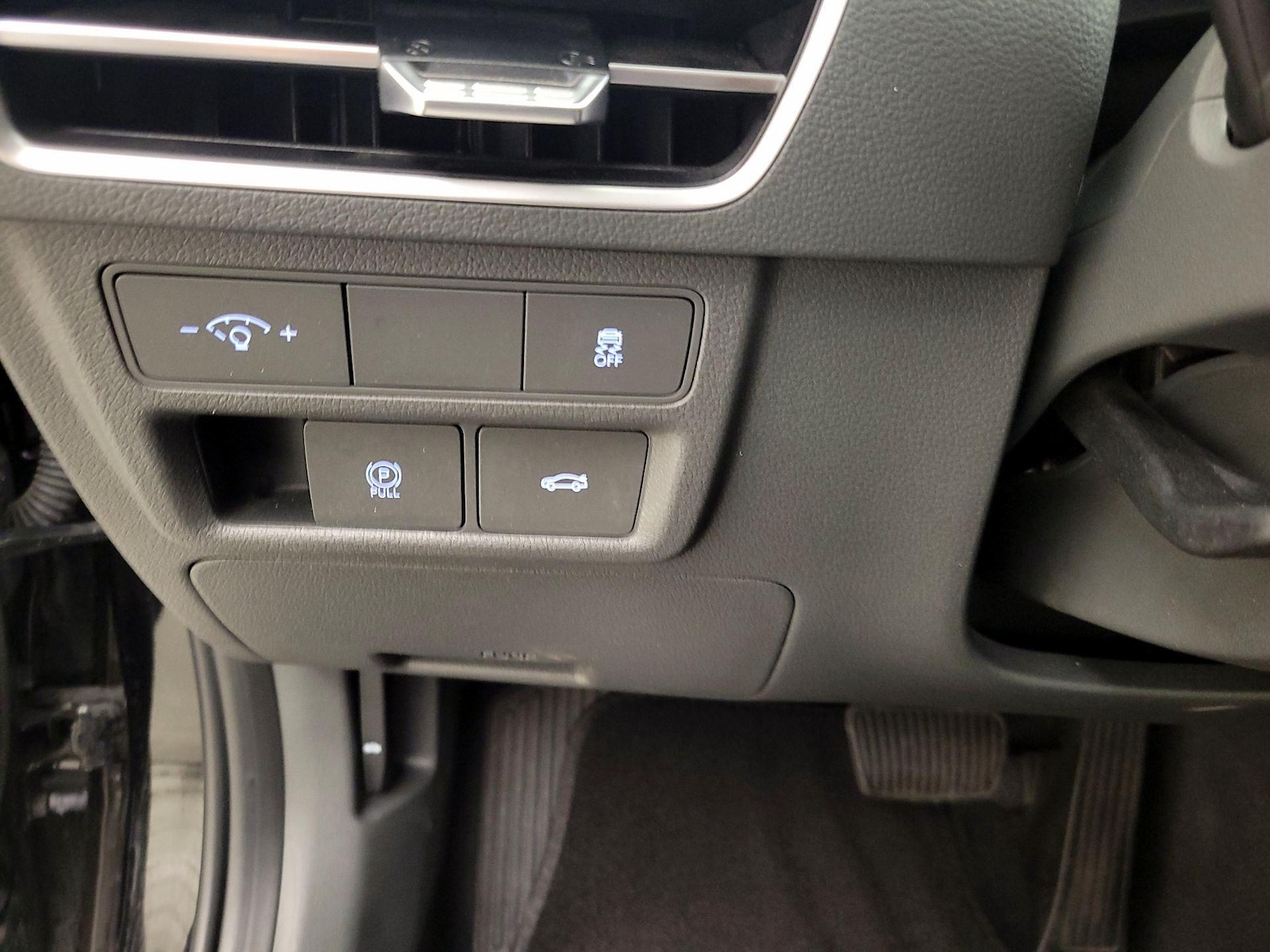 2025 Hyundai Sonata SEL - Photo 14