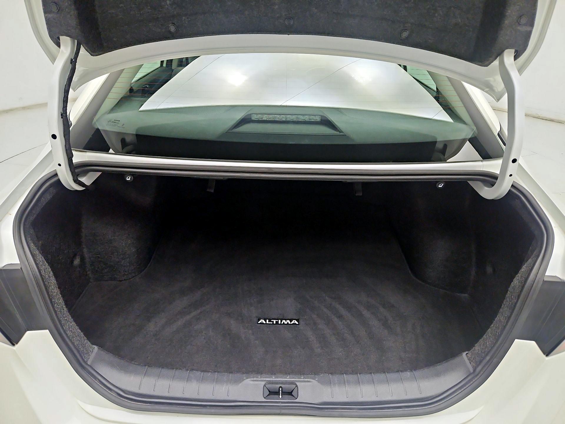 Thumbnail: 2025 Nissan Altima - 18