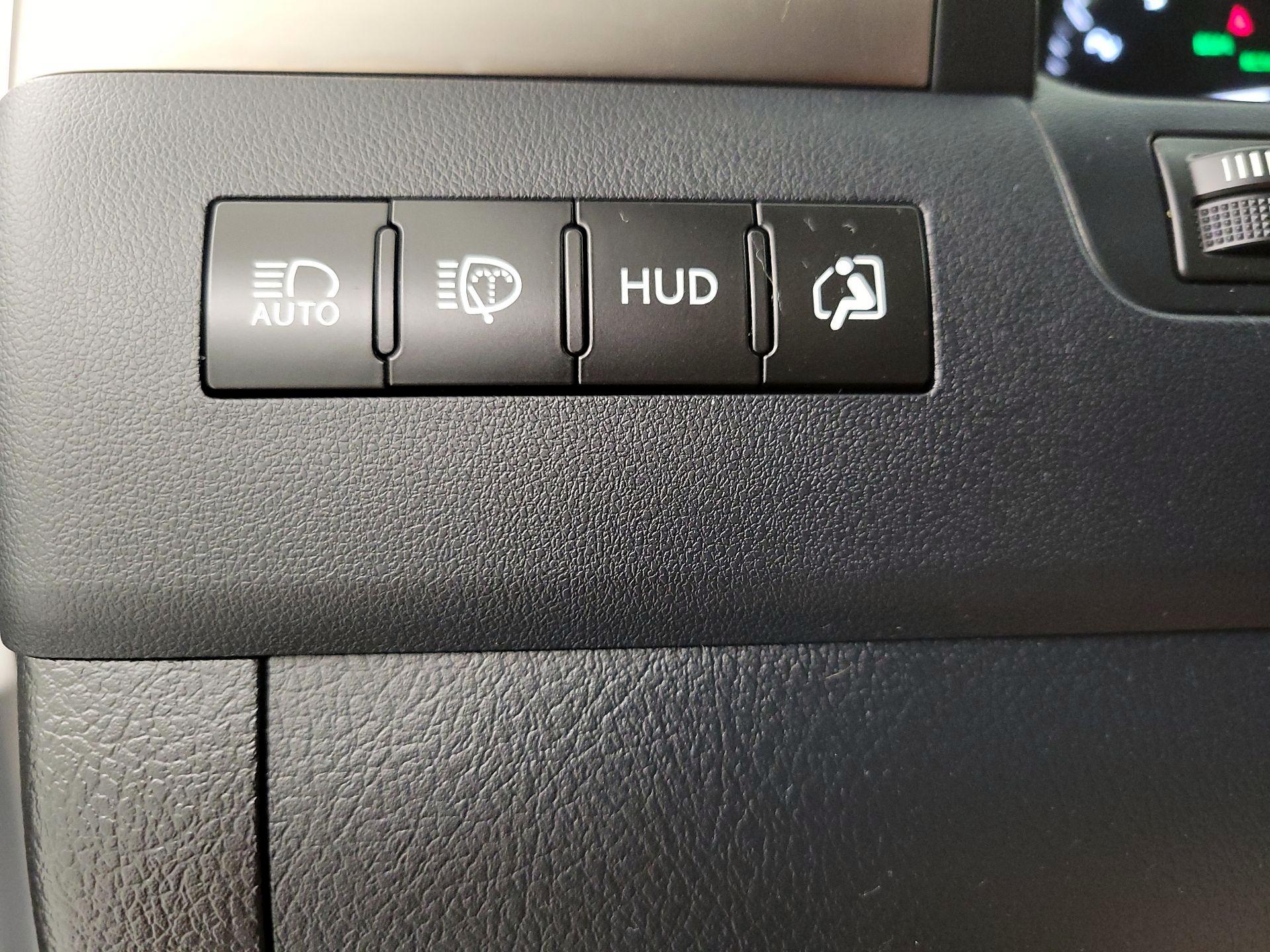 Thumbnail: 2021 Lexus LX - 13