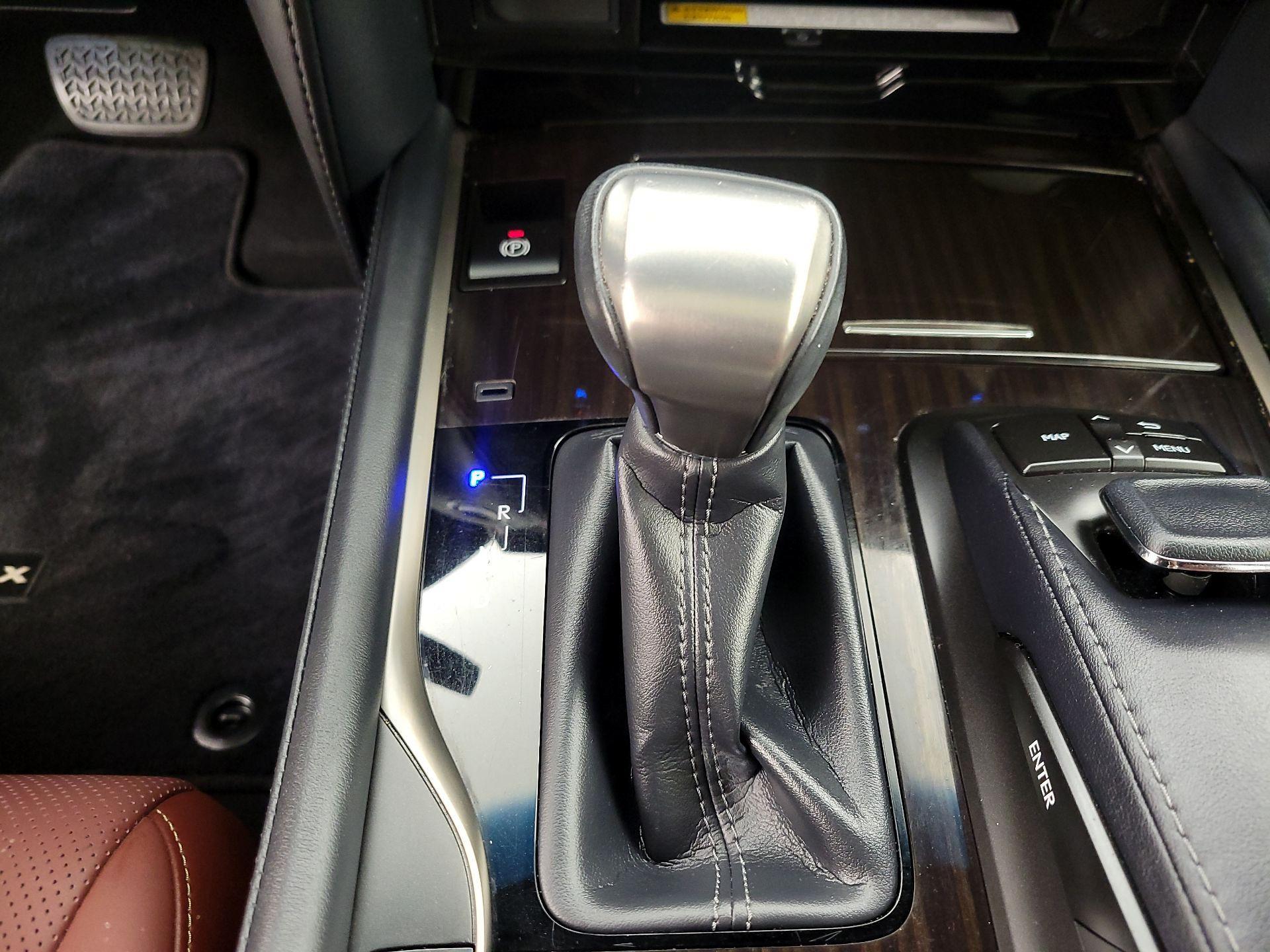 Thumbnail: 2021 Lexus LX - 18