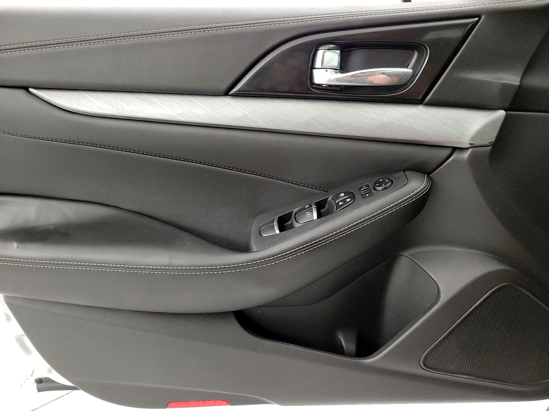 Thumbnail: 2016 Nissan Maxima - 12