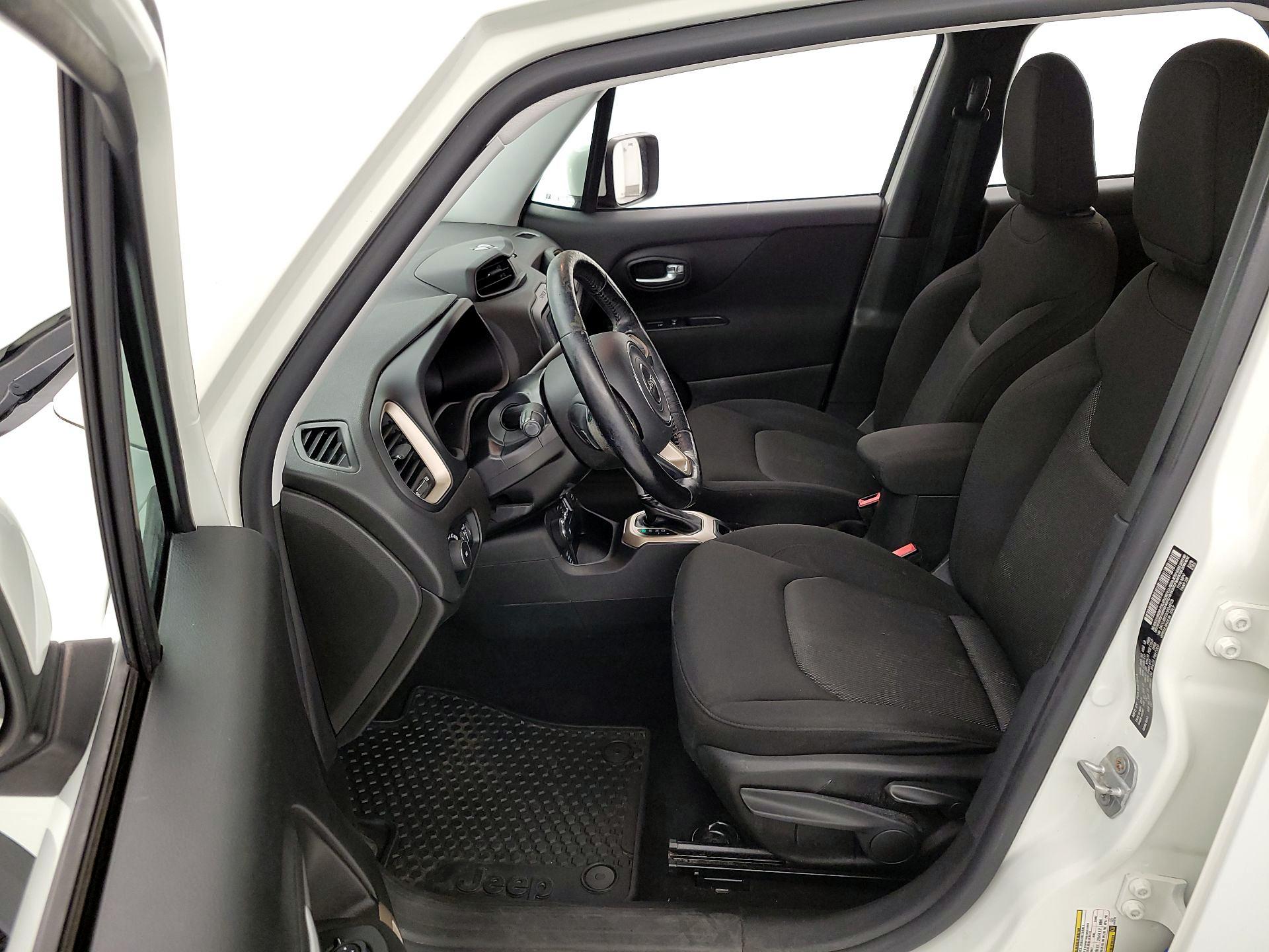Thumbnail: 2016 Jeep Renegade - 11
