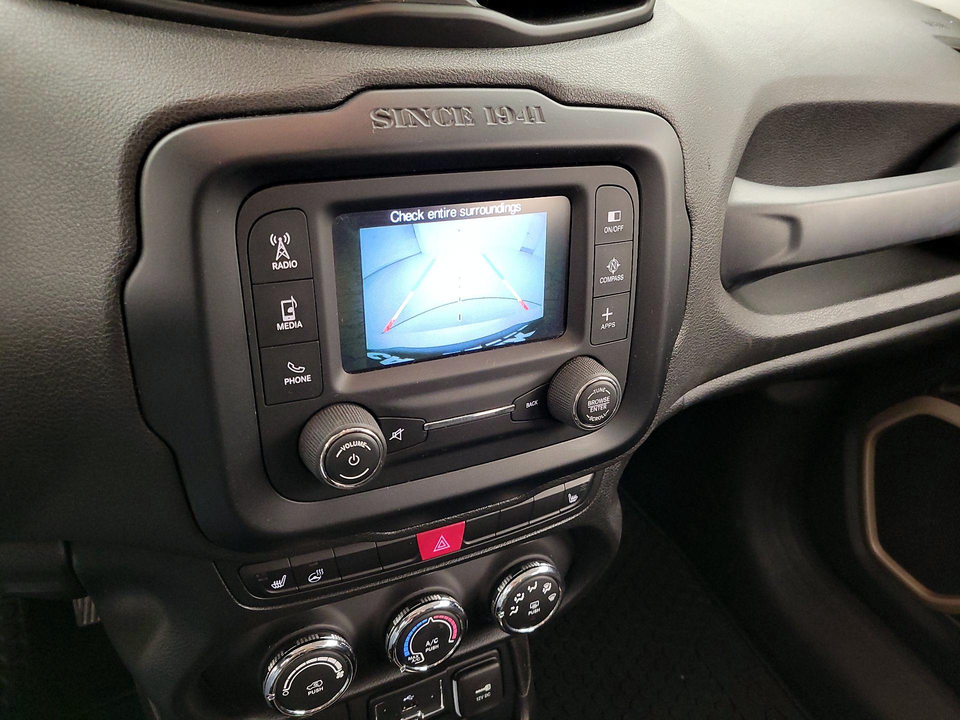 Thumbnail: 2016 Jeep Renegade - 14