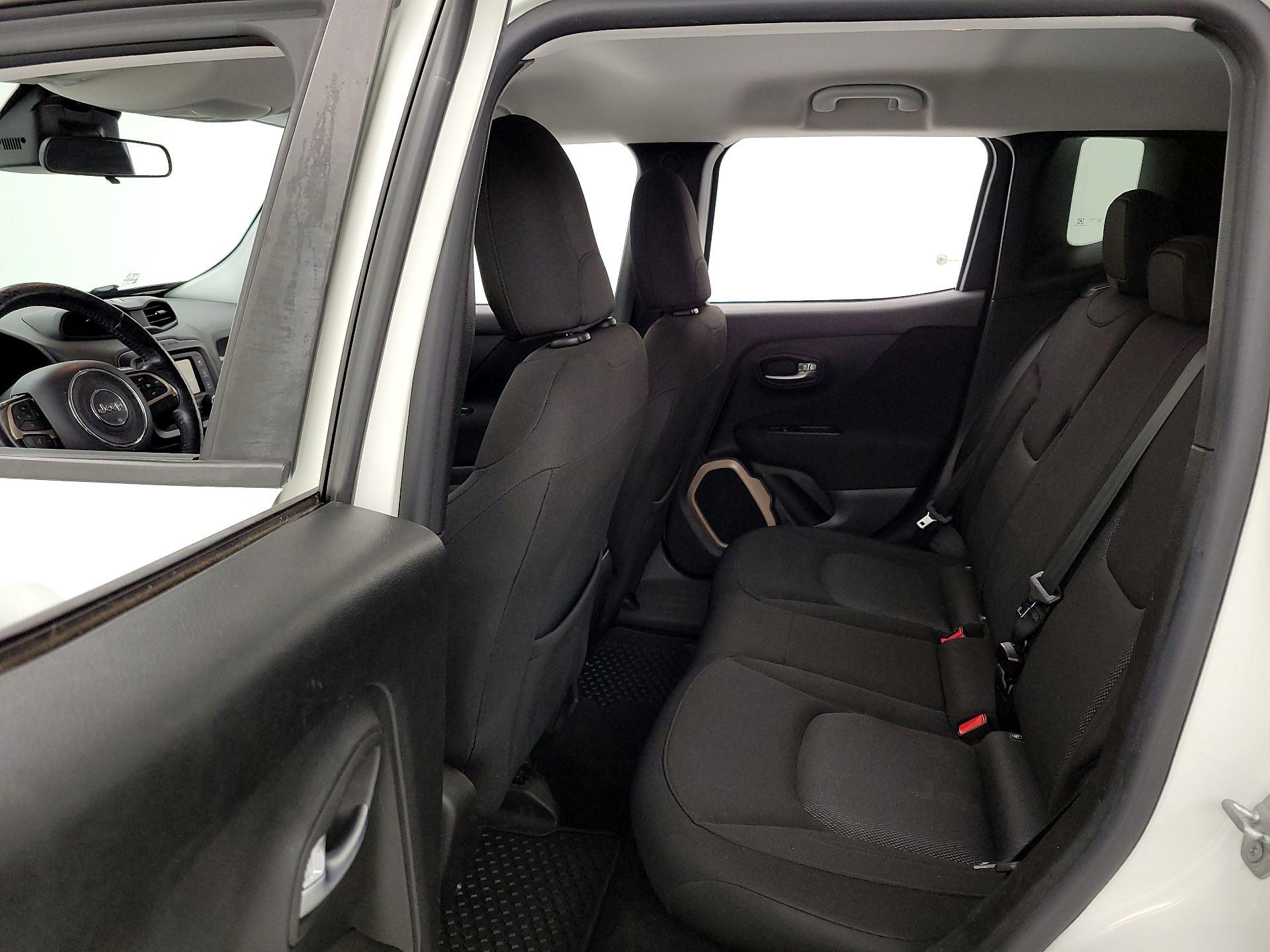 Thumbnail: 2016 Jeep Renegade - 19
