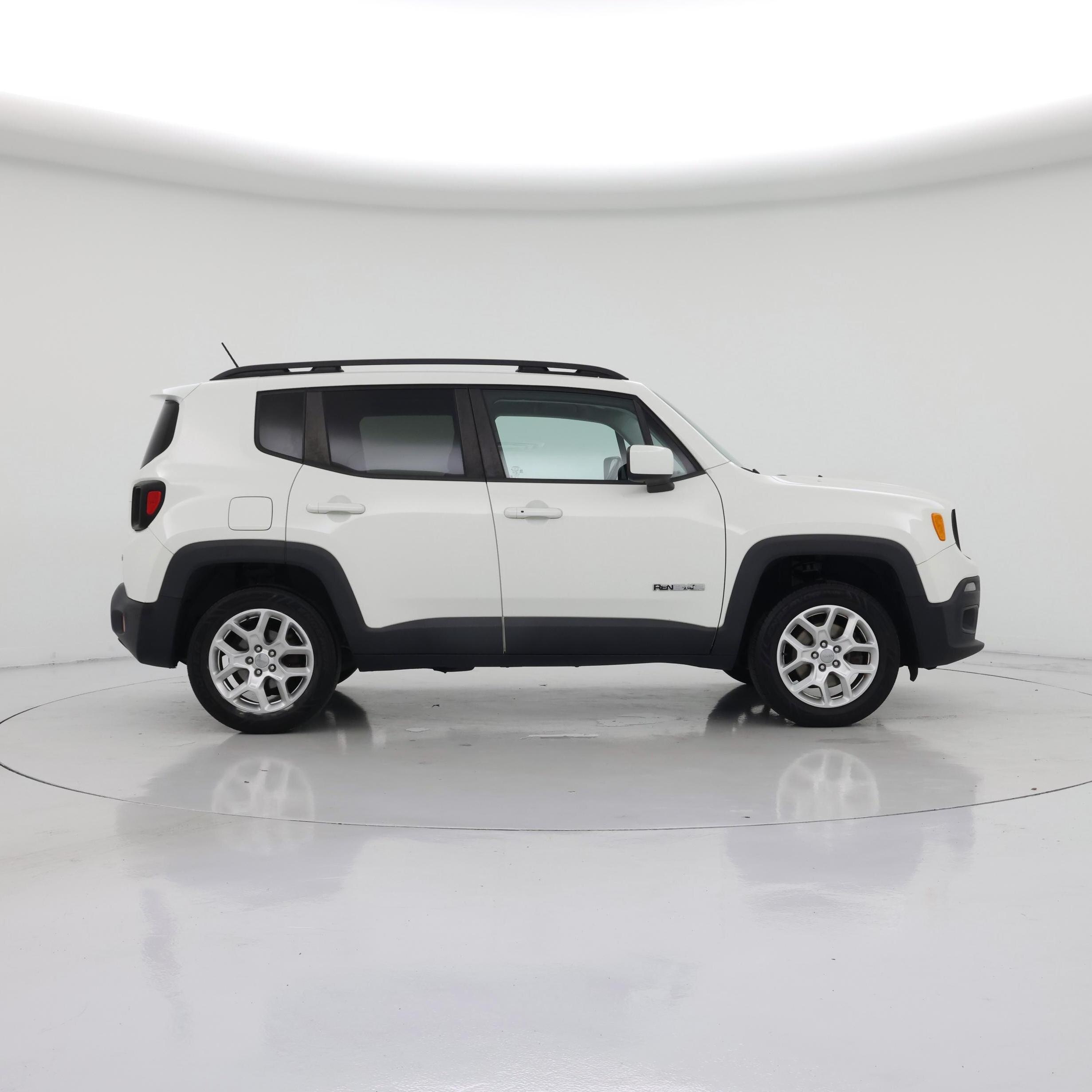 Thumbnail: 2016 Jeep Renegade - 7
