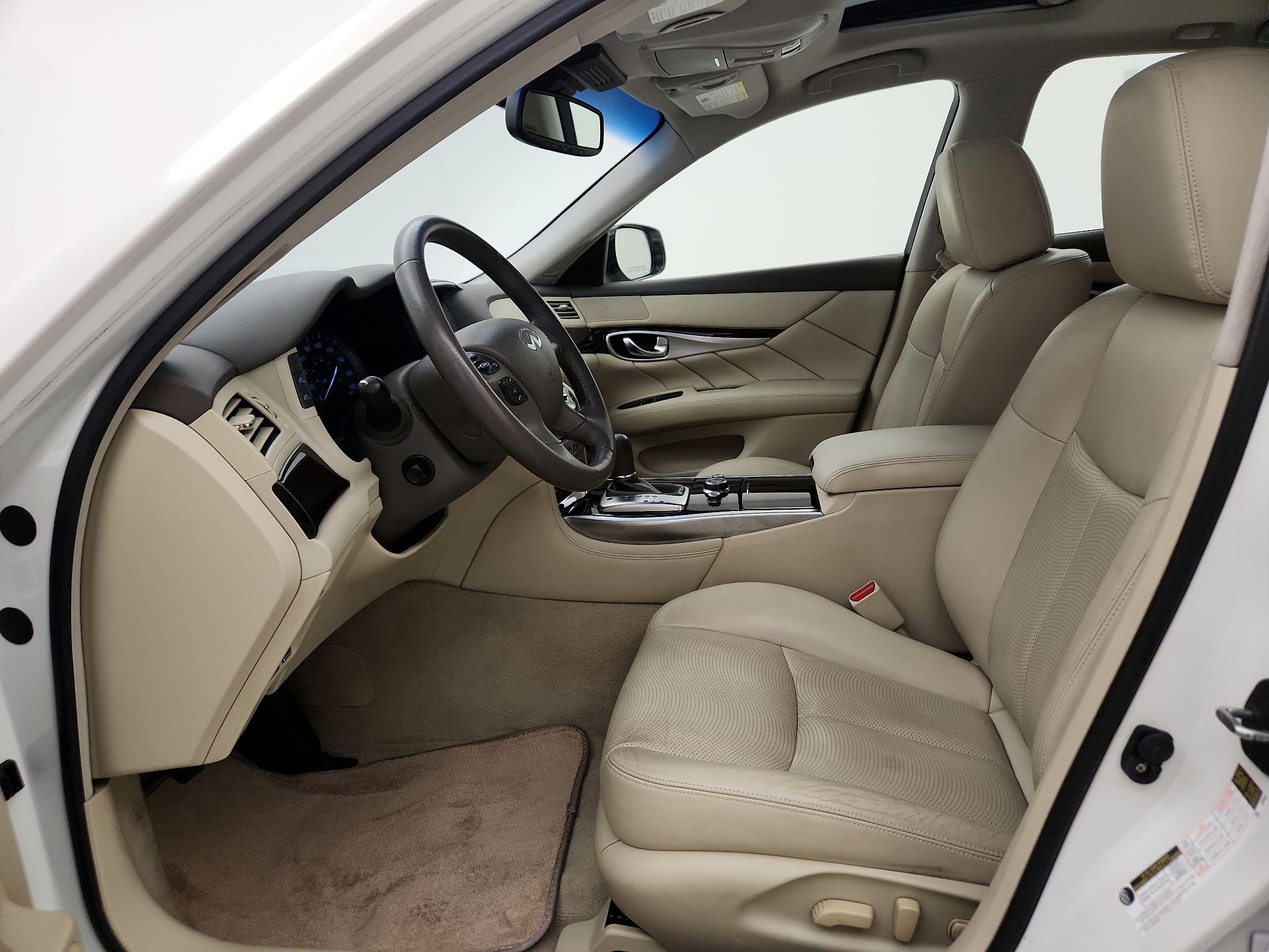Thumbnail: 2015 INFINITI Q70 - 11