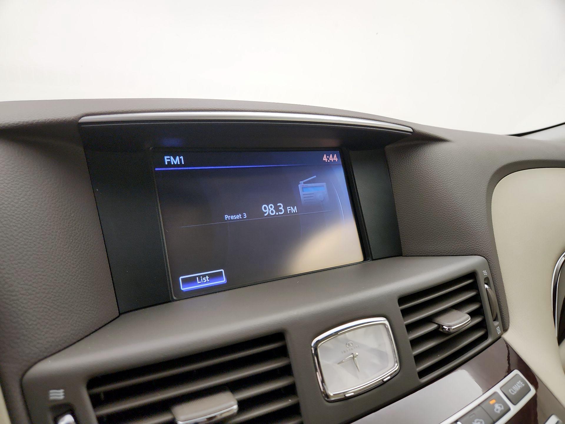 Thumbnail: 2015 INFINITI Q70 - 16