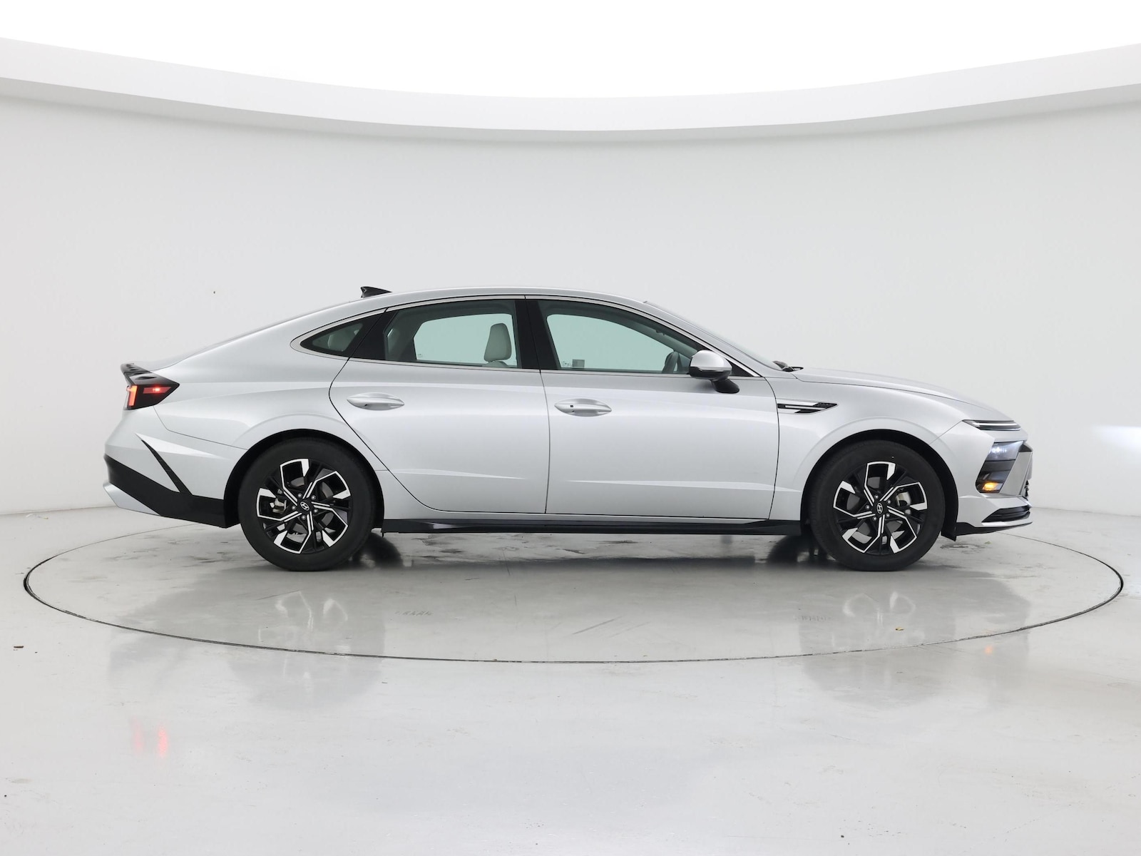2025 Hyundai Sonata SEL - Photo 8