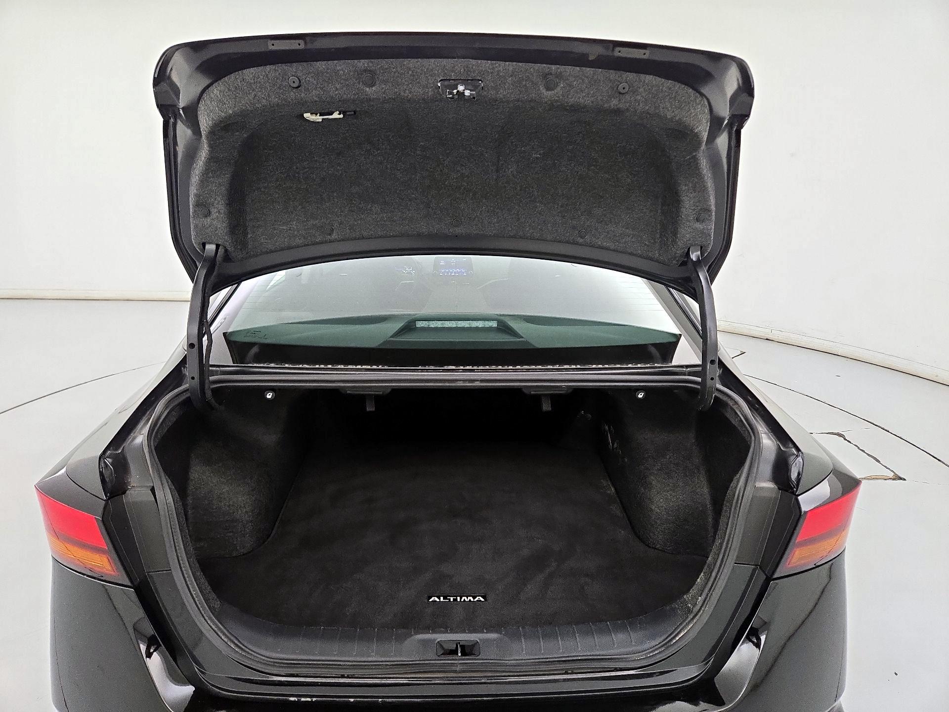 Thumbnail: 2025 Nissan Altima - 20