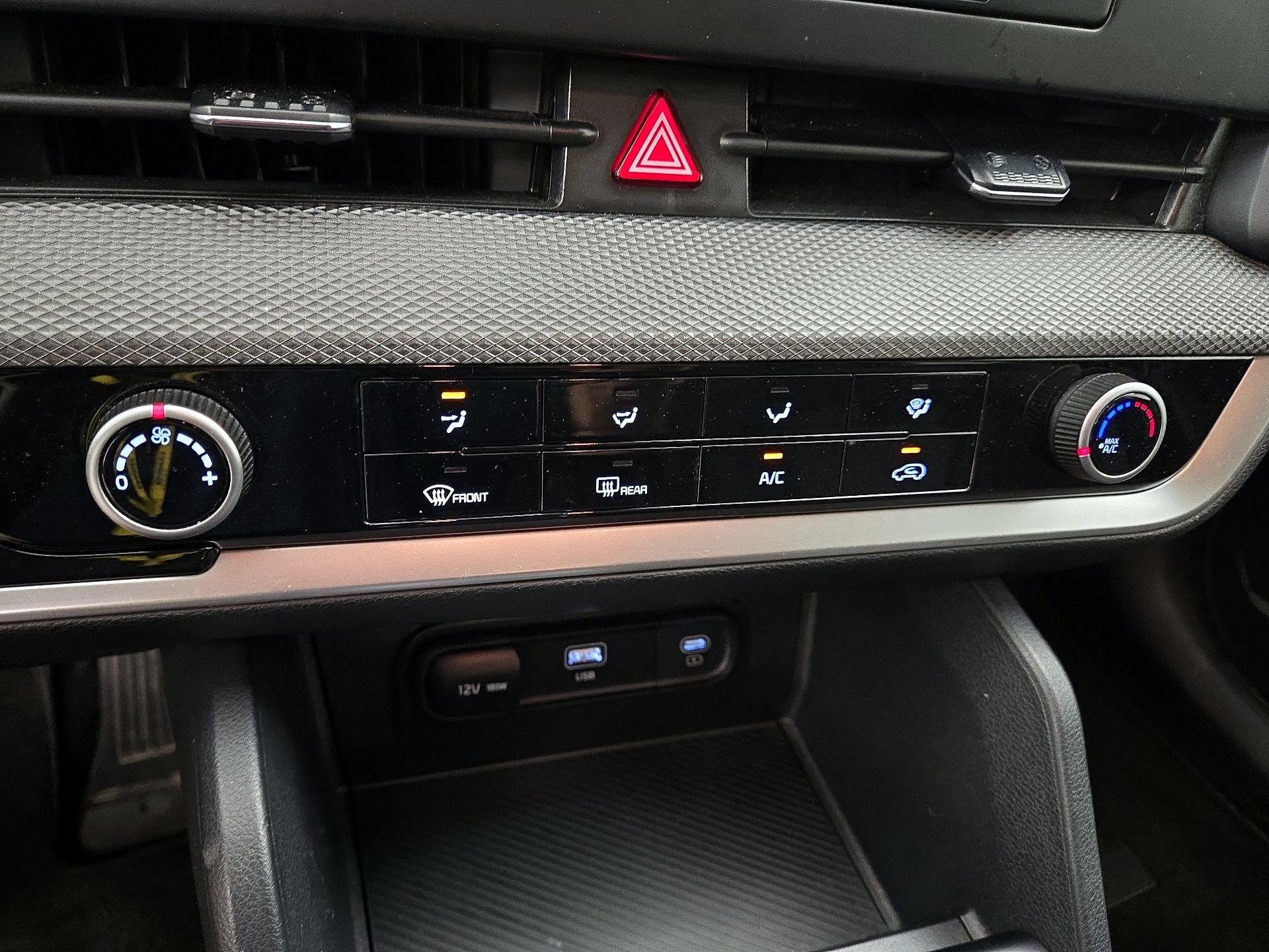 Thumbnail: 2025 Kia Sportage - 16