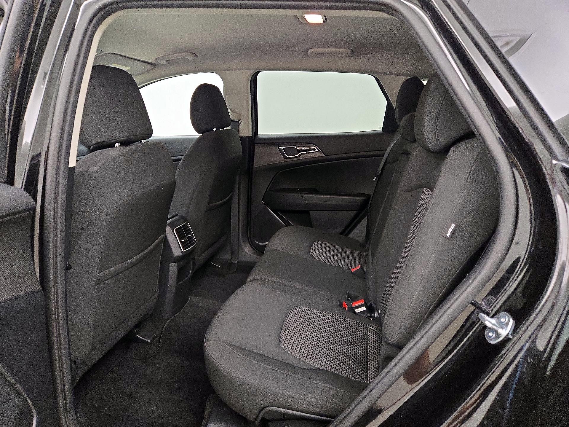 Thumbnail: 2025 Kia Sportage - 19