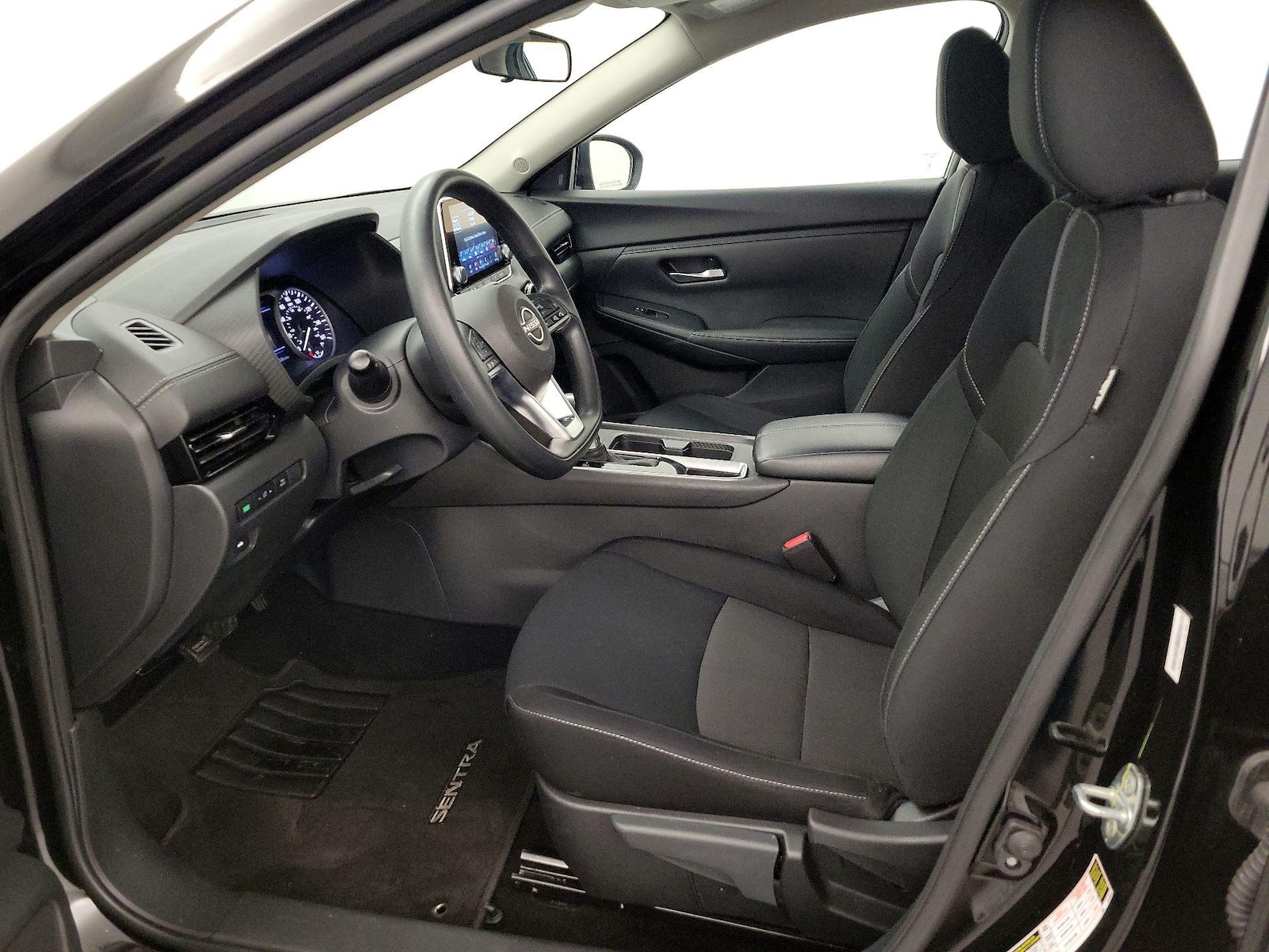 2025 Nissan Sentra SV - Photo 12