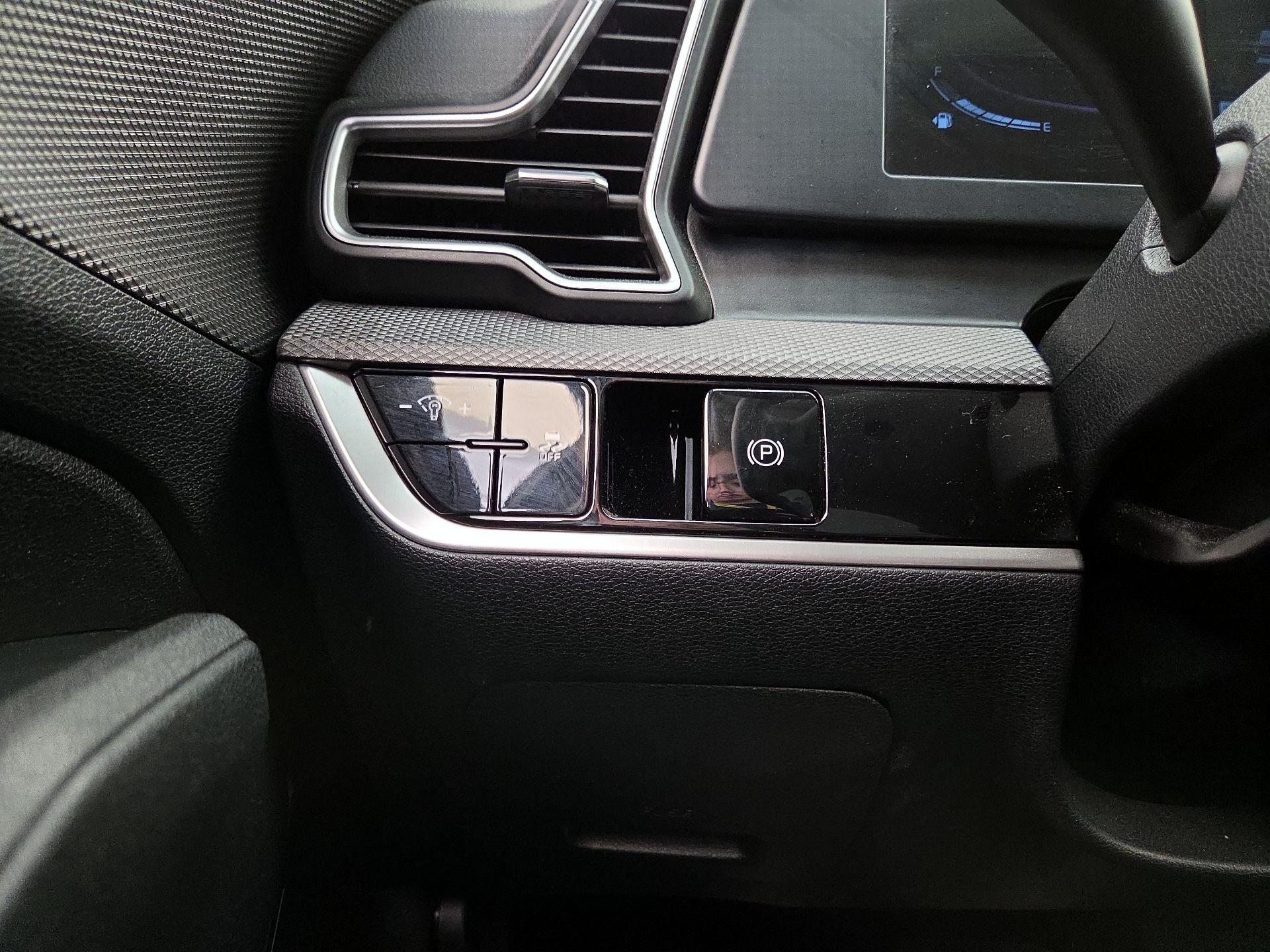 Thumbnail: 2025 Kia Sportage - 13