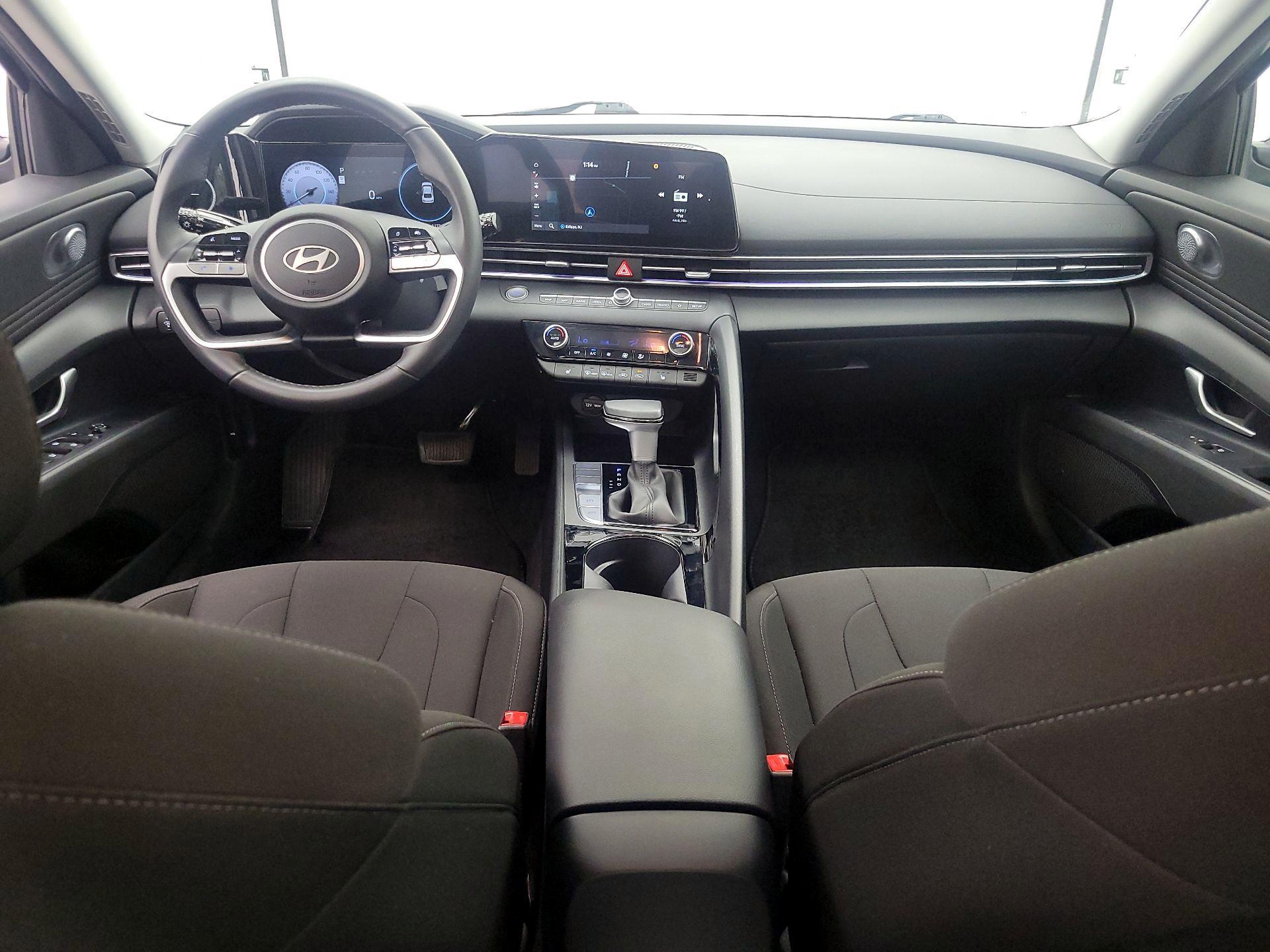 Thumbnail: 2025 Hyundai Elantra - 9