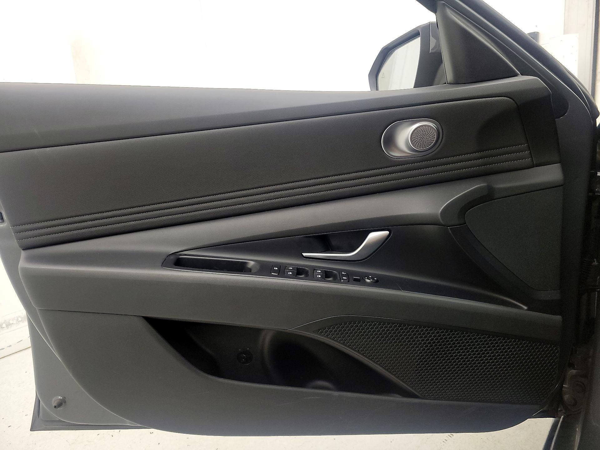 Thumbnail: 2025 Hyundai Elantra - 12