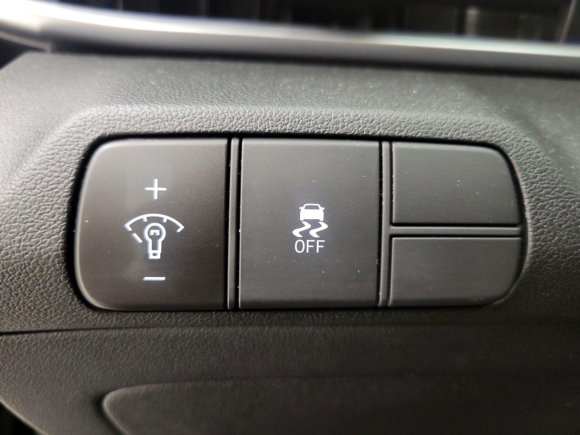 Thumbnail: 2025 Hyundai Elantra - 13