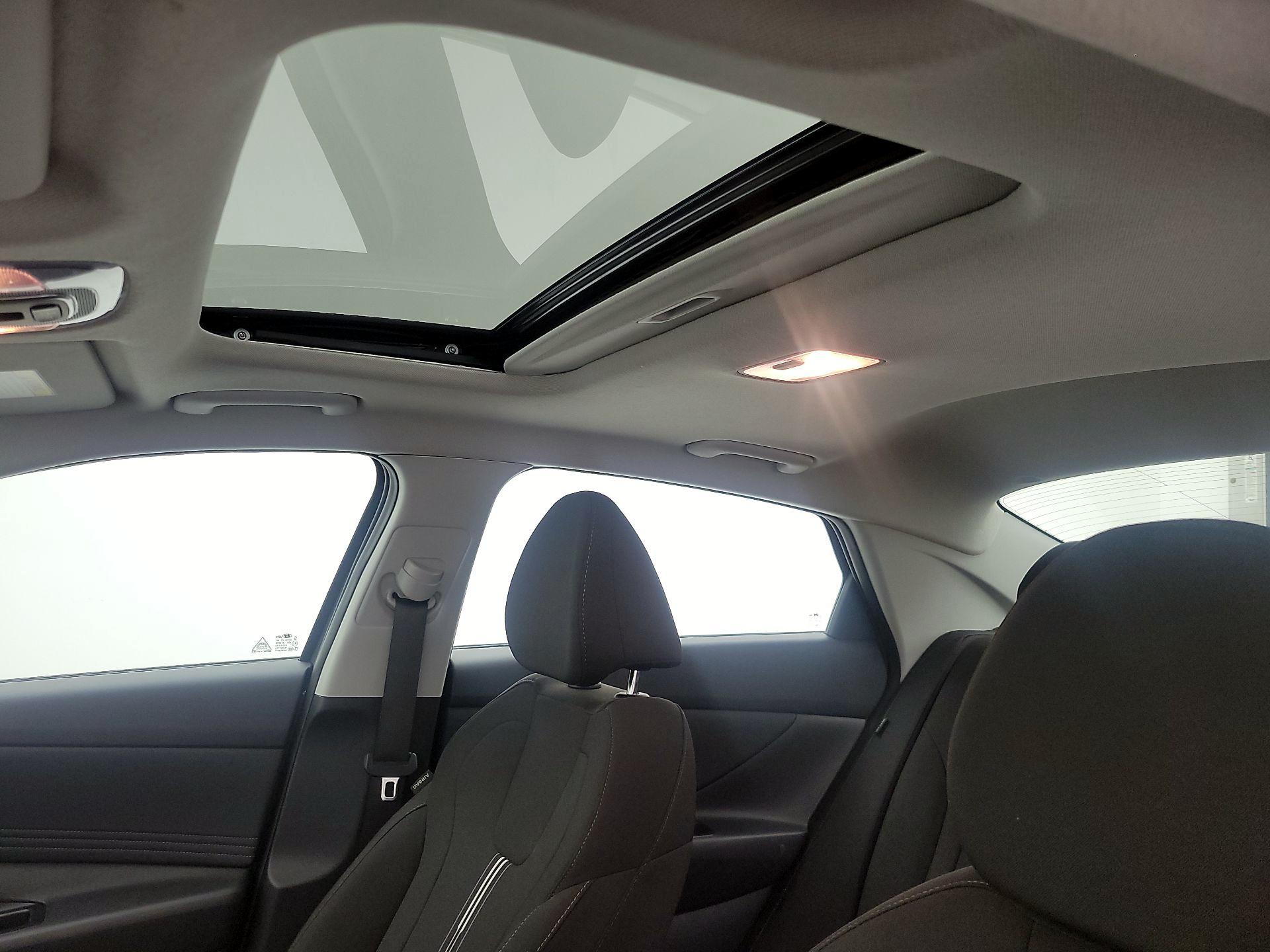 Thumbnail: 2025 Hyundai Elantra - 20