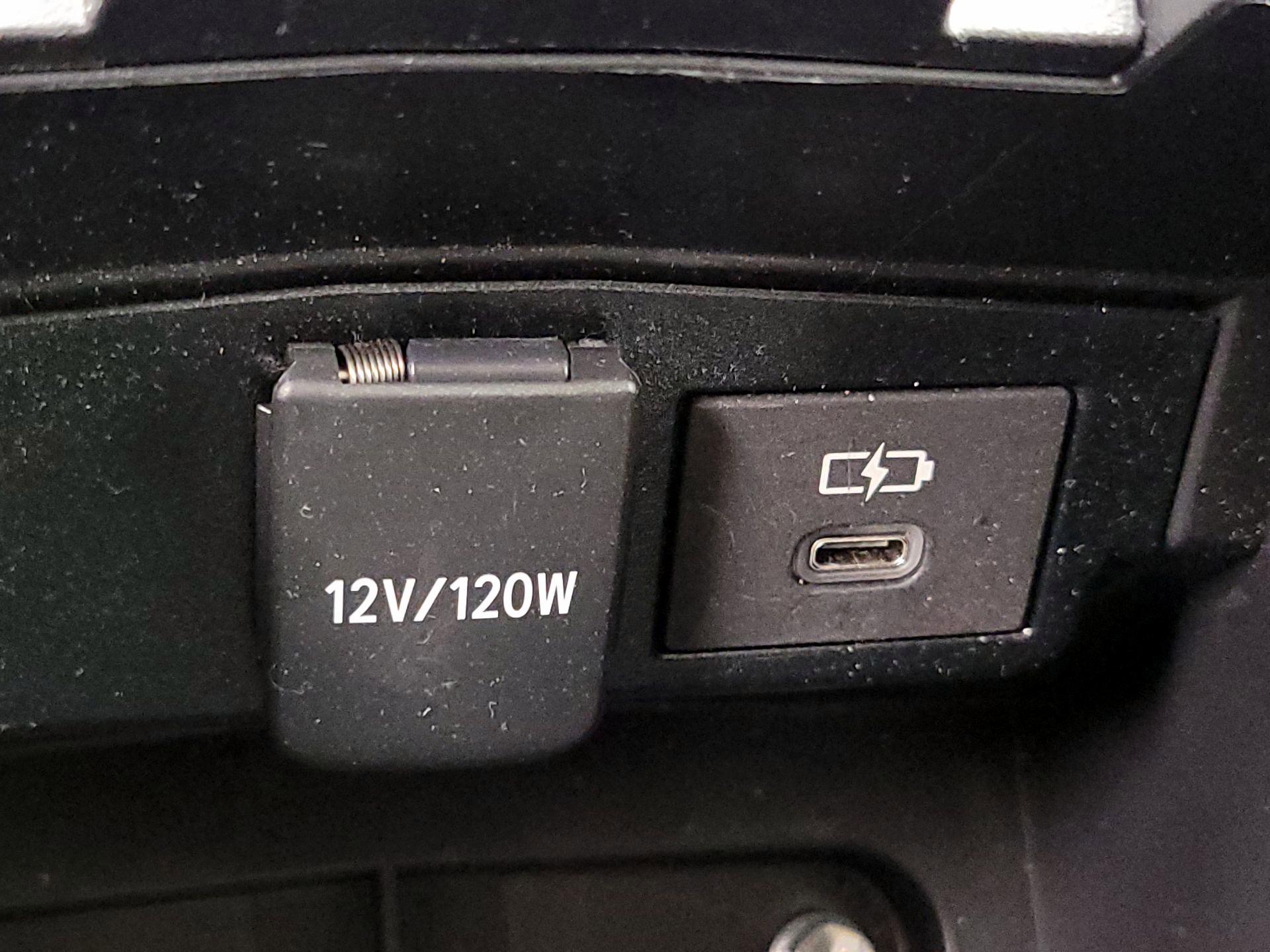 Thumbnail: 2025 Toyota Corolla - 18