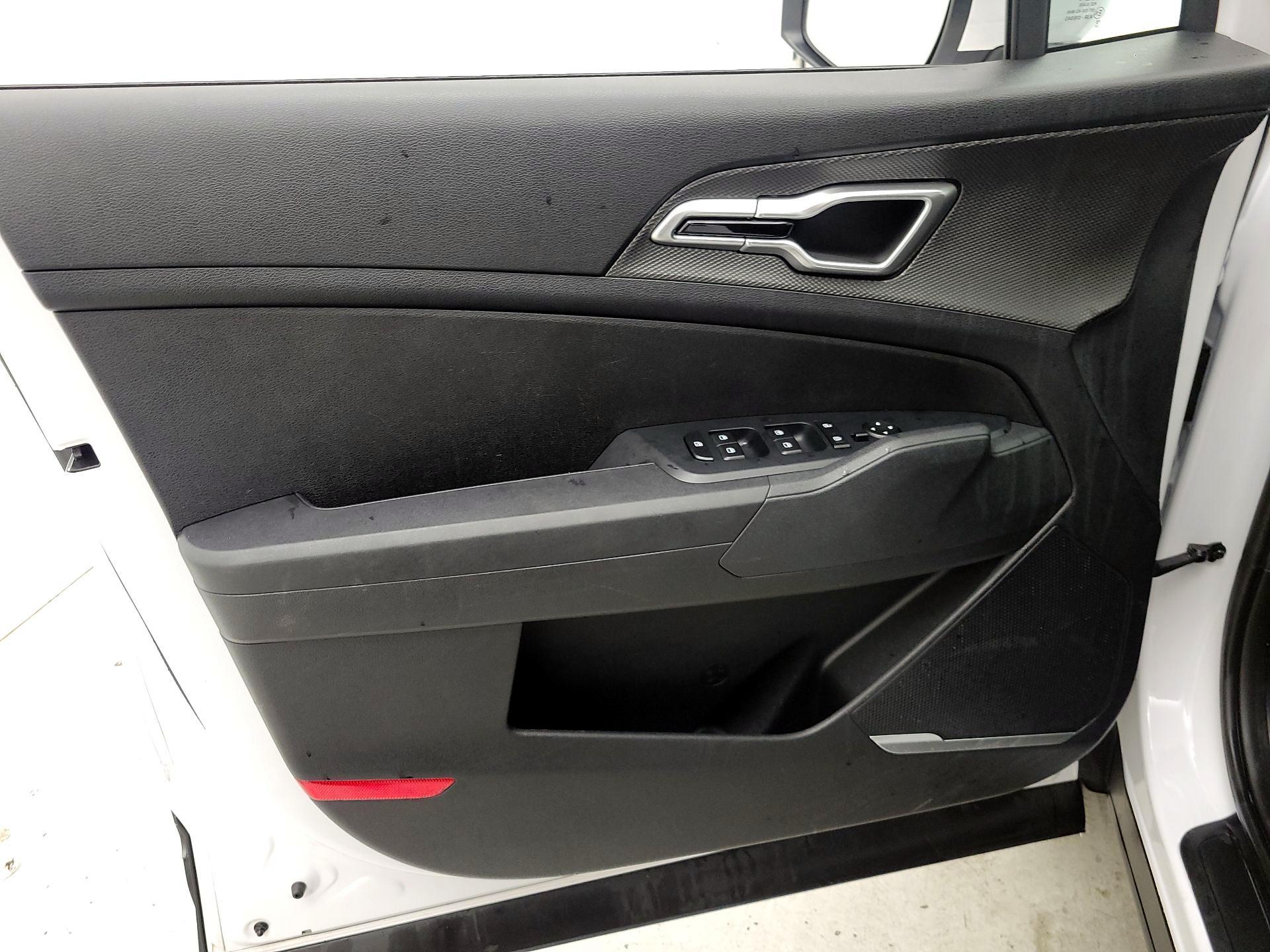 Thumbnail: 2025 Kia Sportage - 12