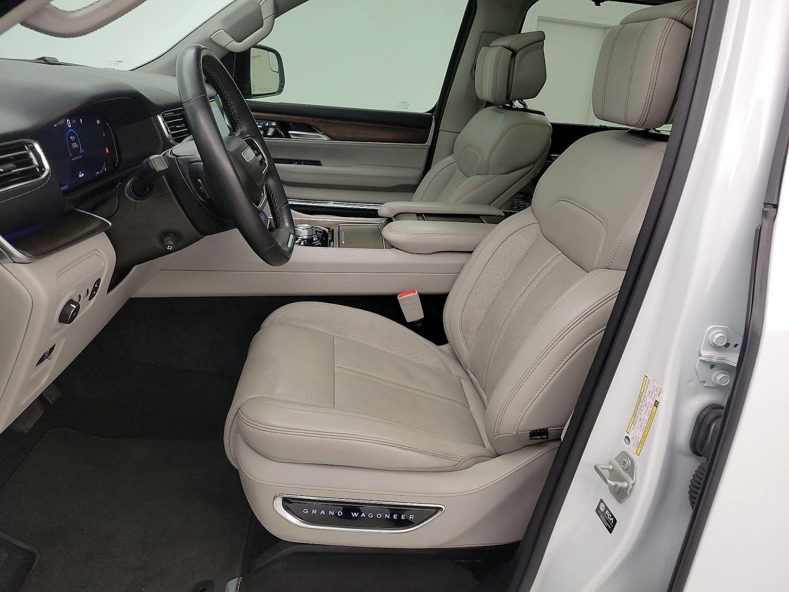 2023 Jeep Grand Wagoneer L Series I - Photo 12