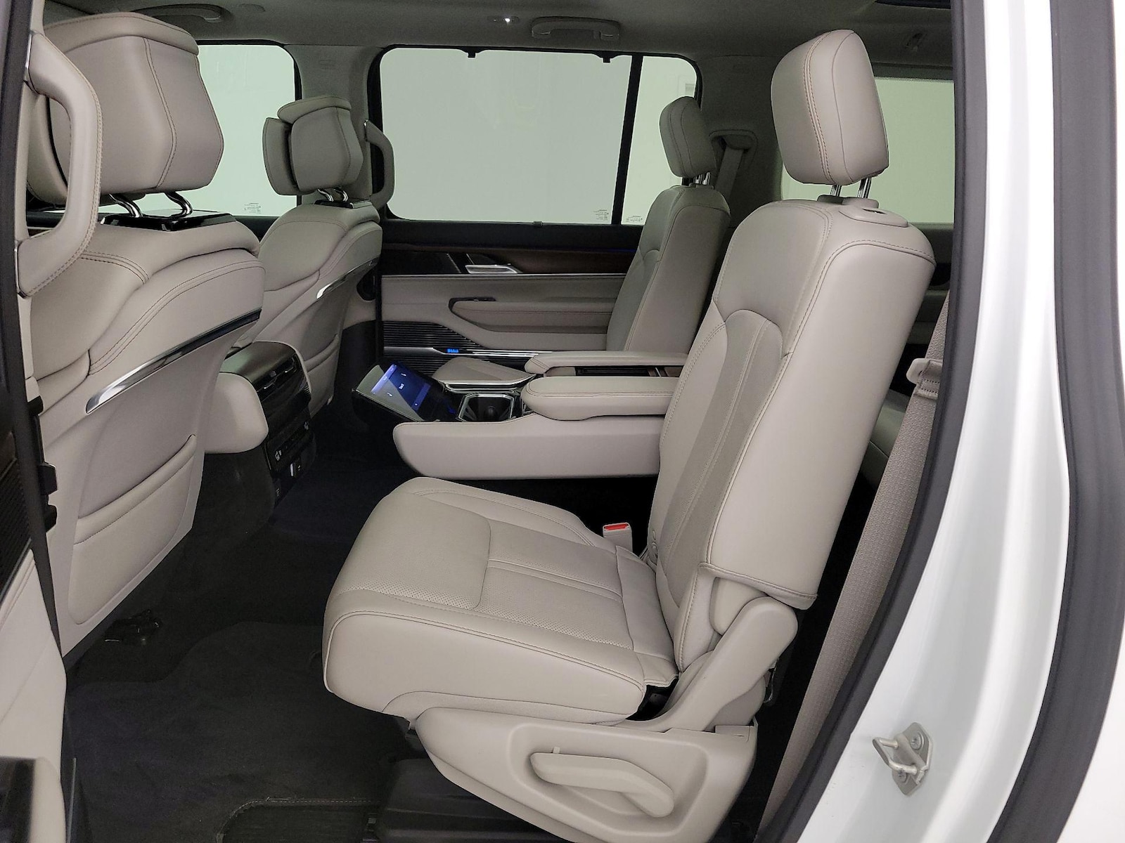 2023 Jeep Grand Wagoneer L Series I - Photo 22