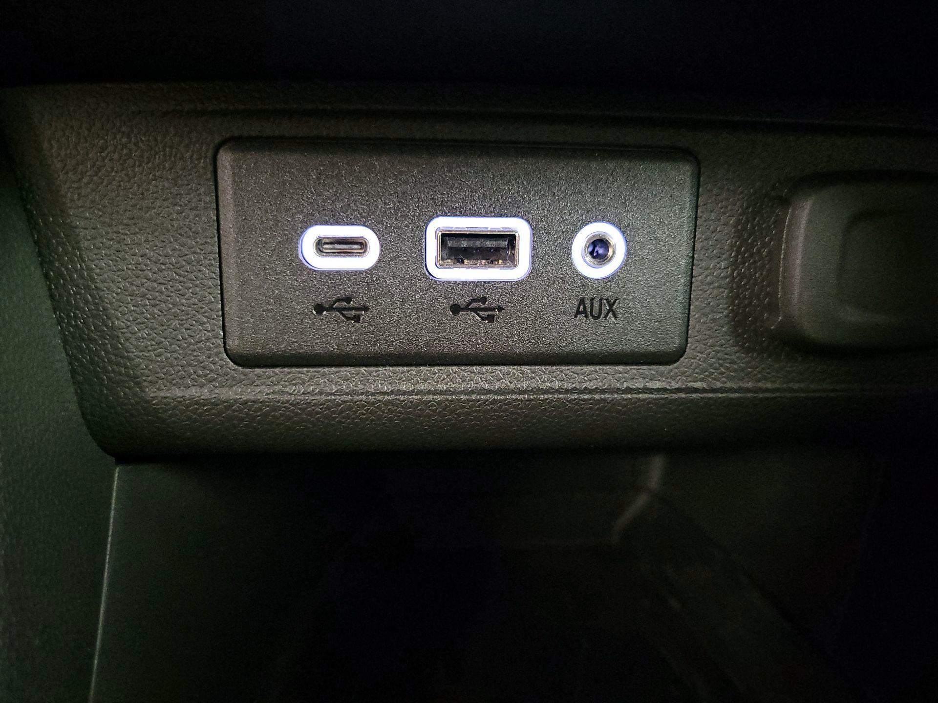 Thumbnail: 2023 Buick Encore GX - 18