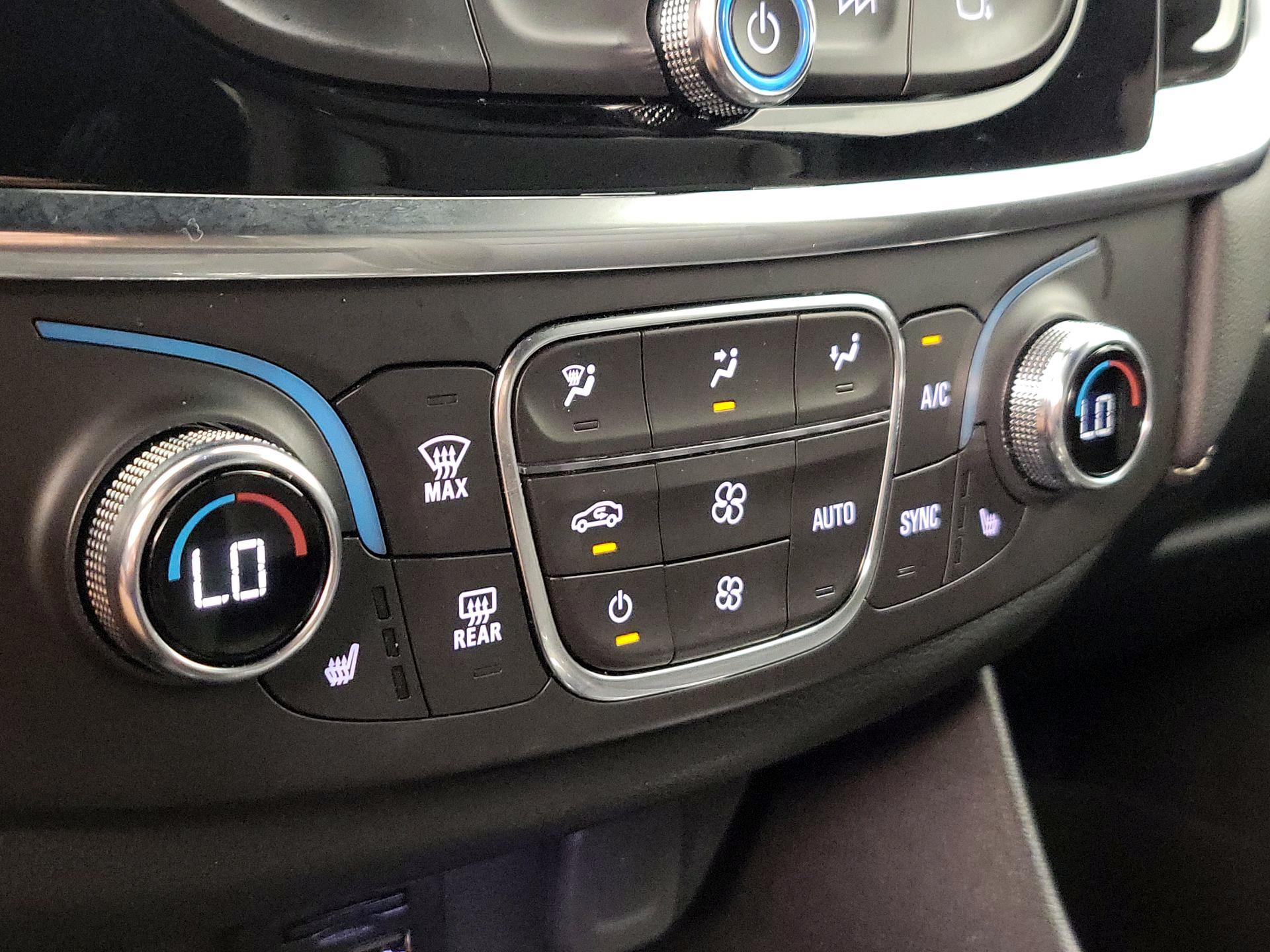 Thumbnail: 2023 Chevrolet Traverse - 17