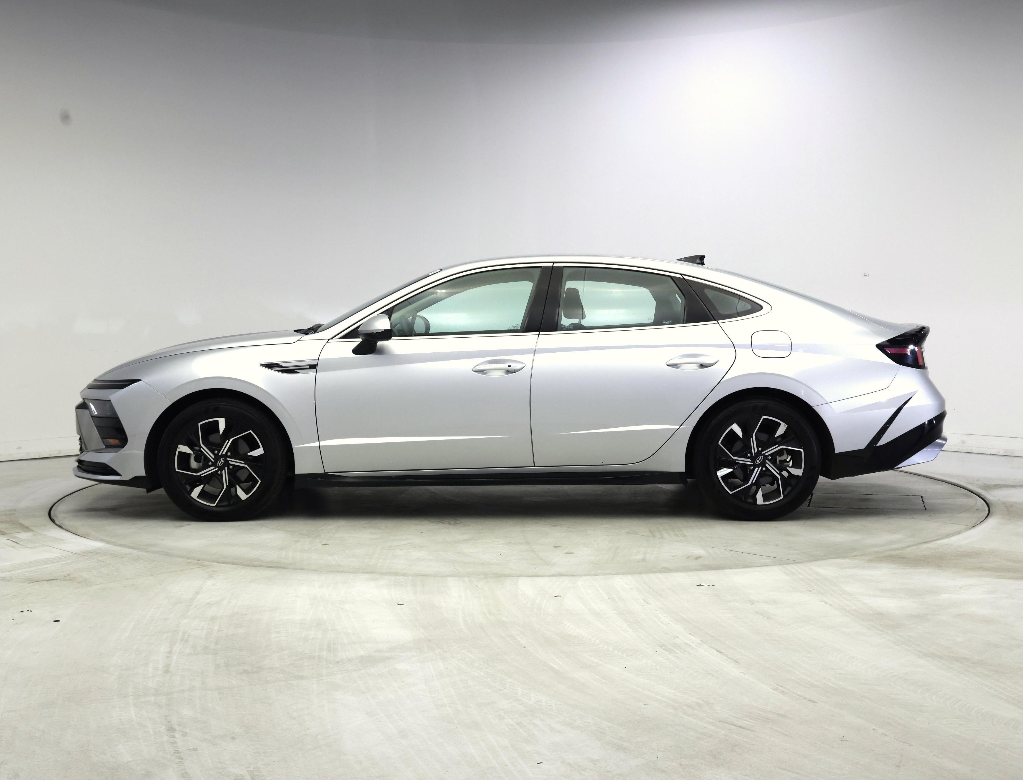 Thumbnail: 2025 Hyundai Sonata - 3