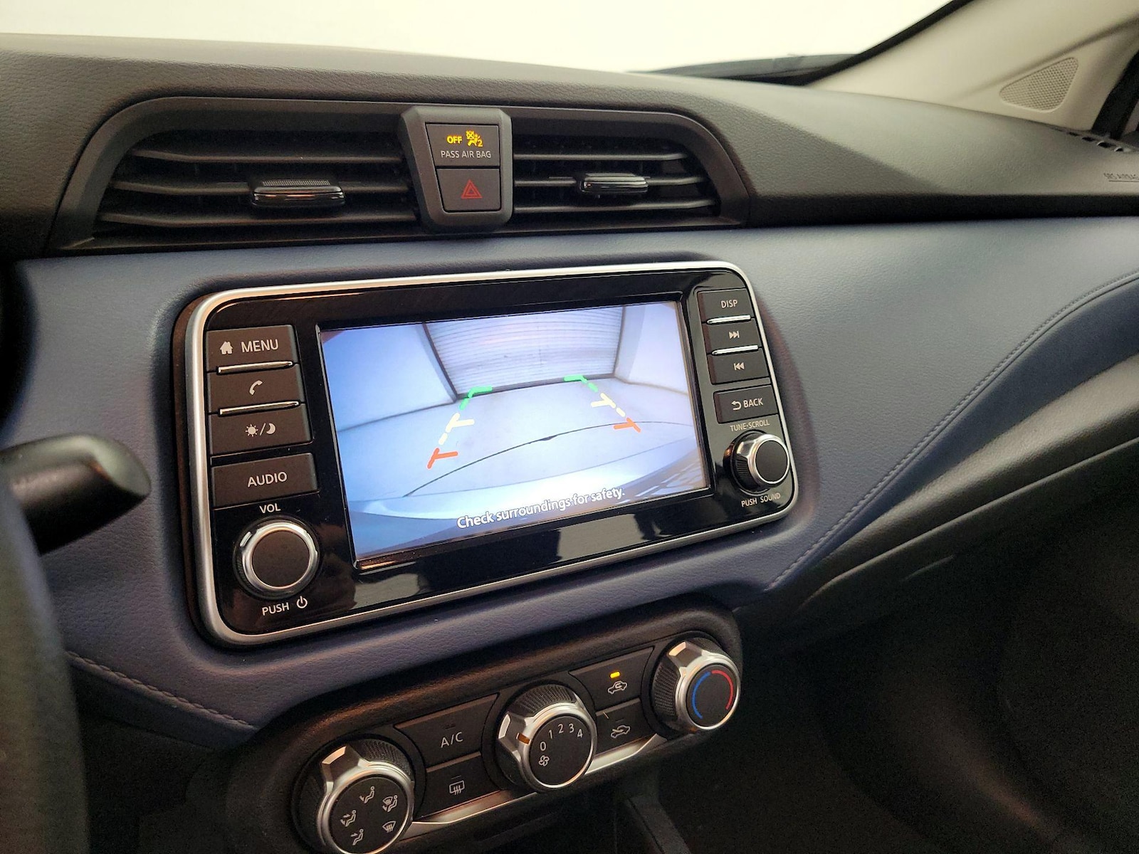 2025 Nissan Versa Sedan SV - Photo 15