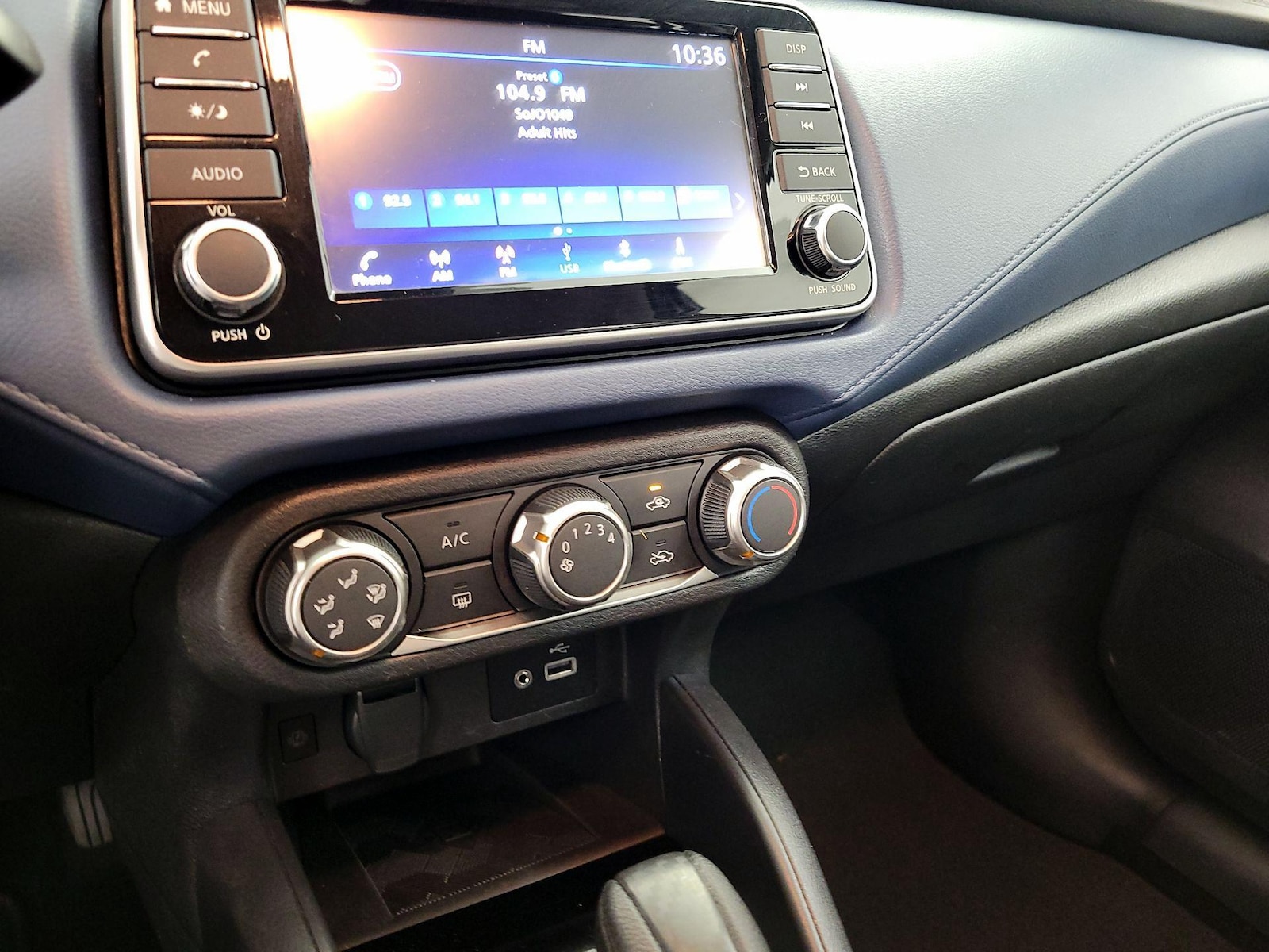 2025 Nissan Versa Sedan SV - Photo 17