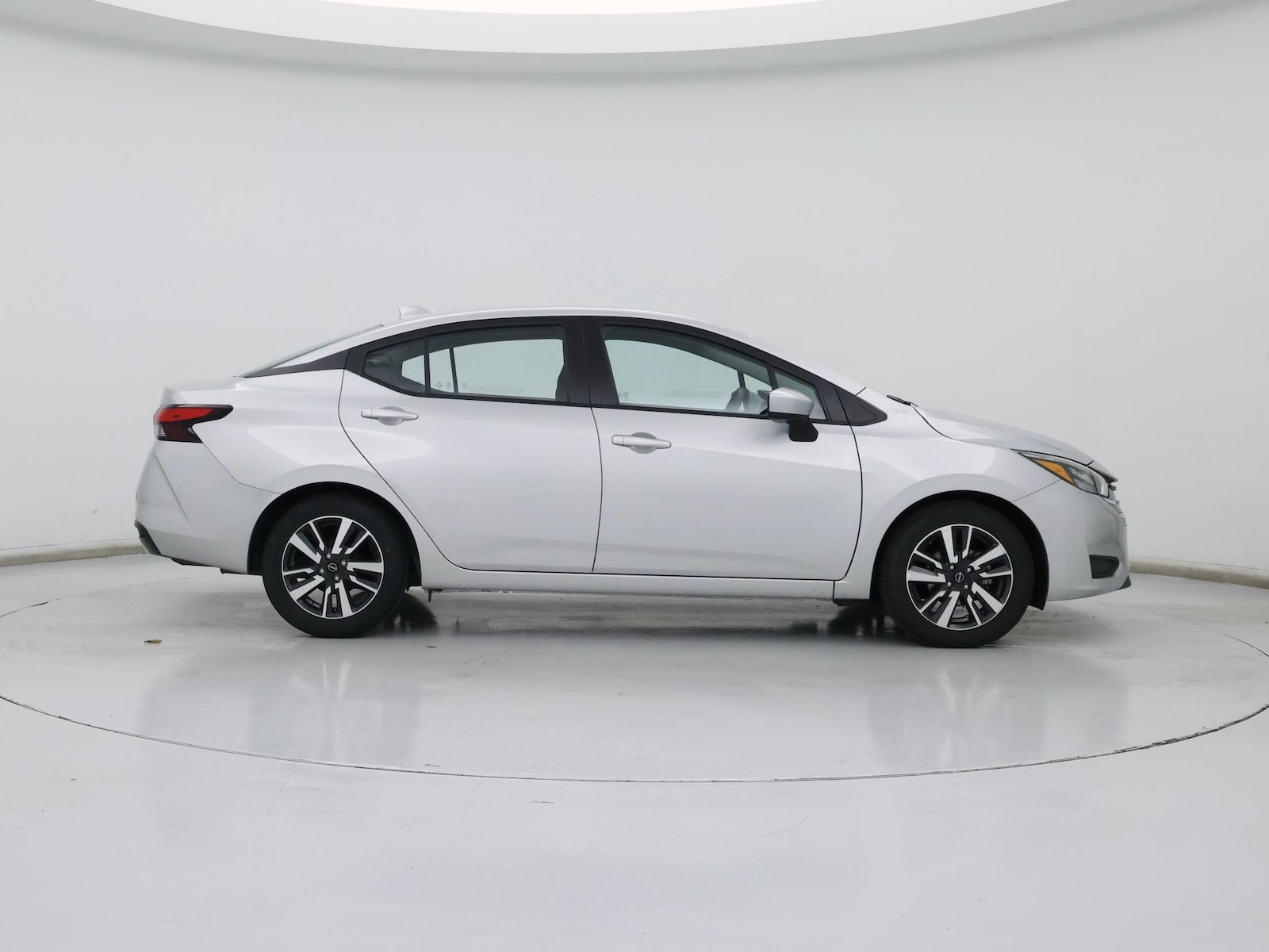 2025 Nissan Versa Sedan SV - Photo 8