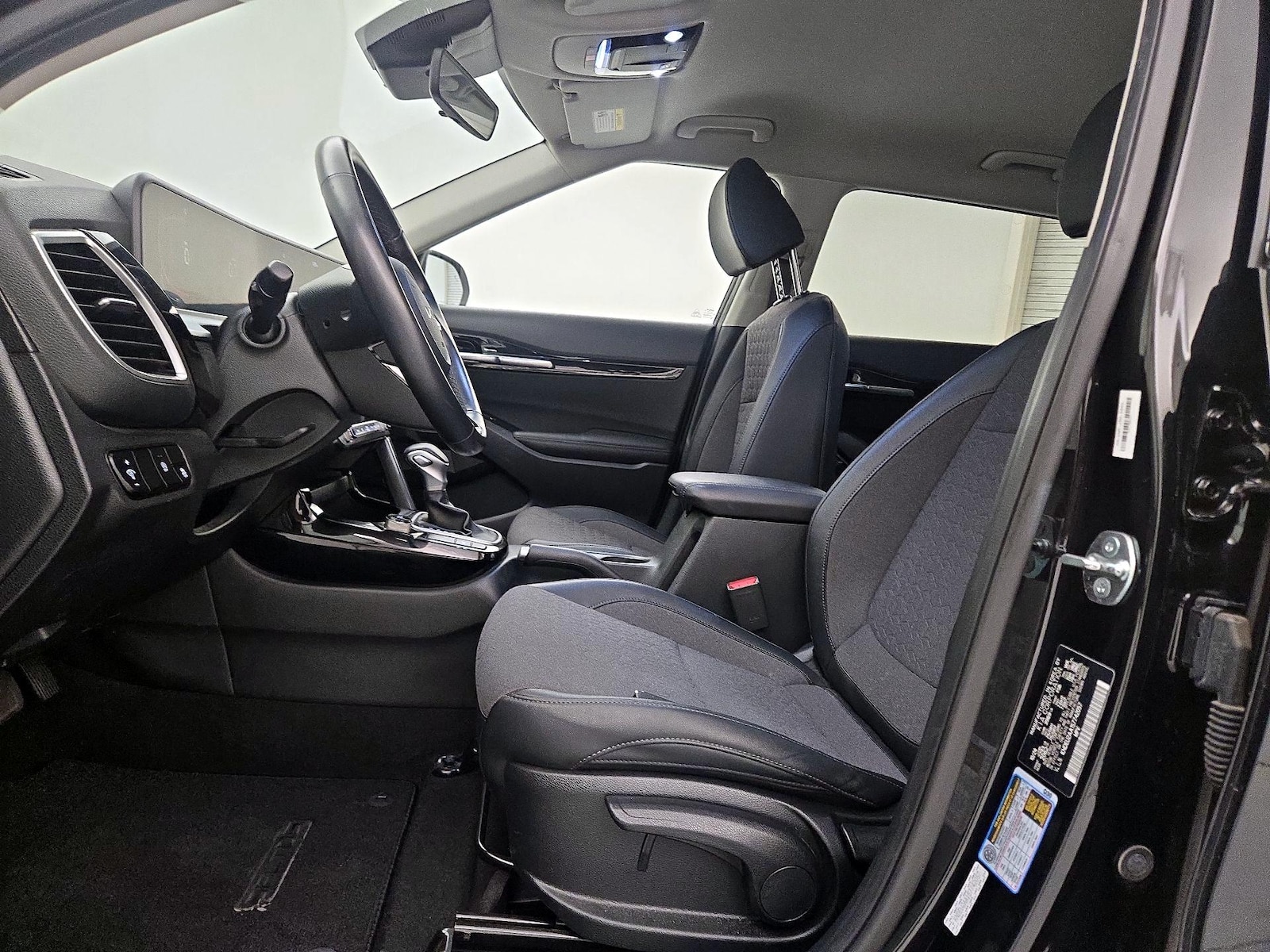 2025 Kia Seltos S - Photo 12