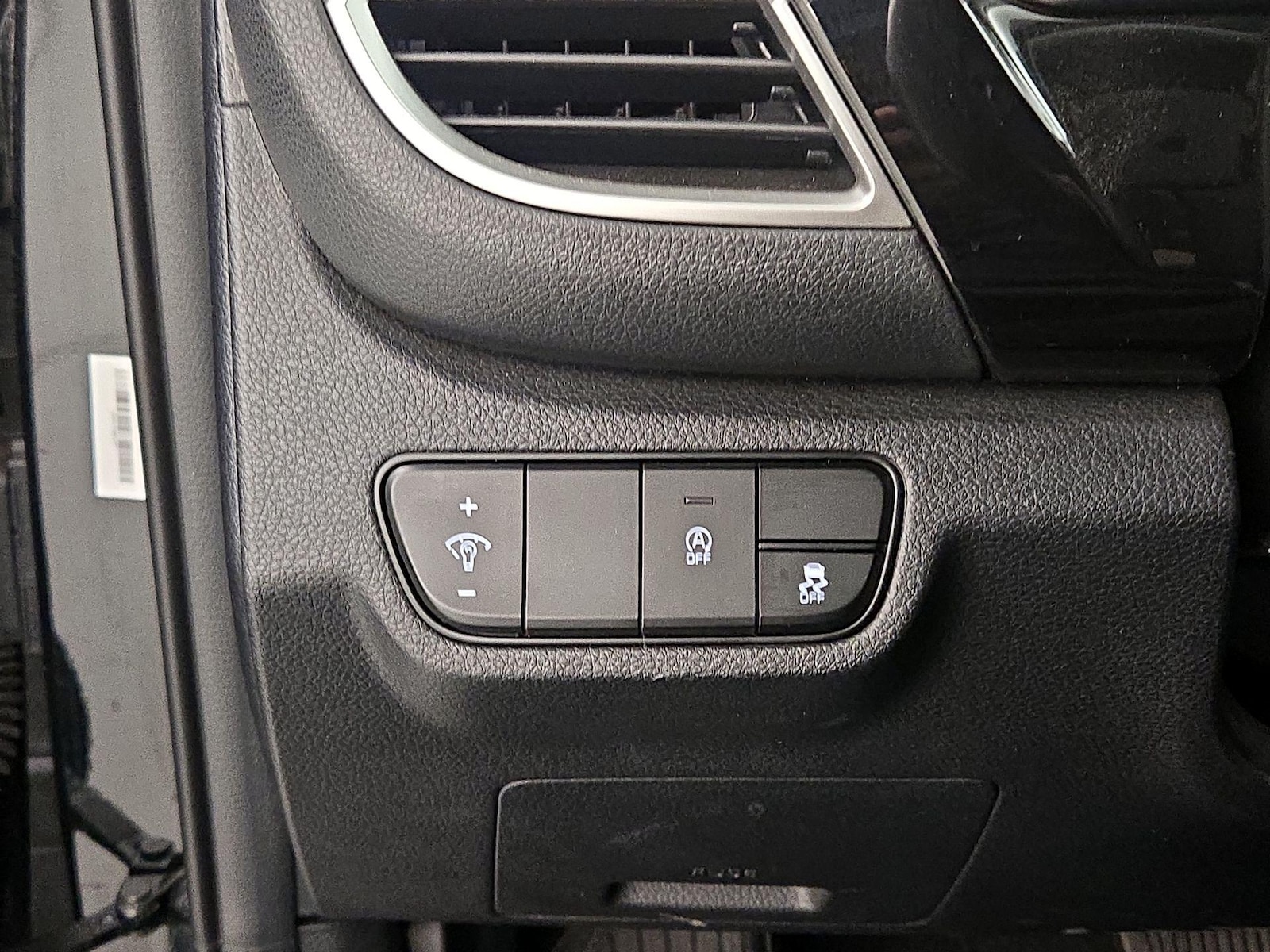 2025 Kia Seltos S - Photo 14