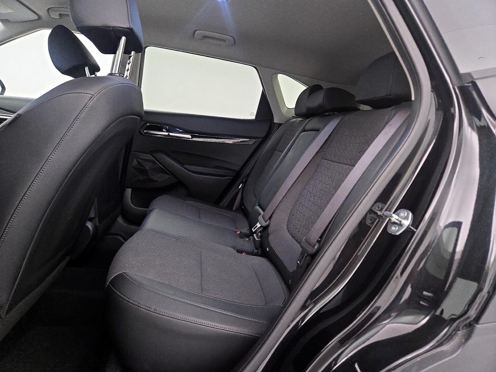2025 Kia Seltos S - Photo 21