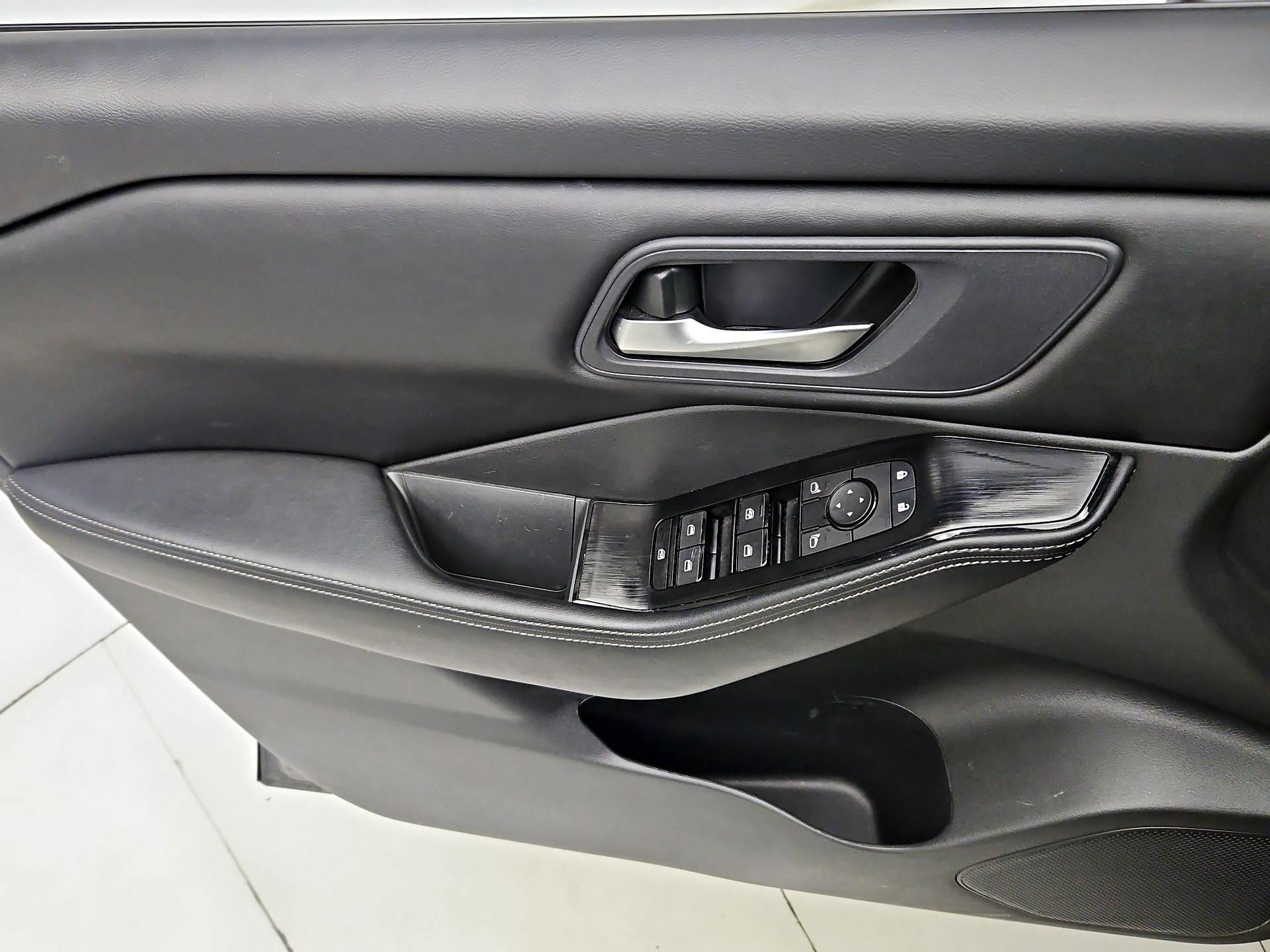 Thumbnail: 2025 Nissan Rogue - 12