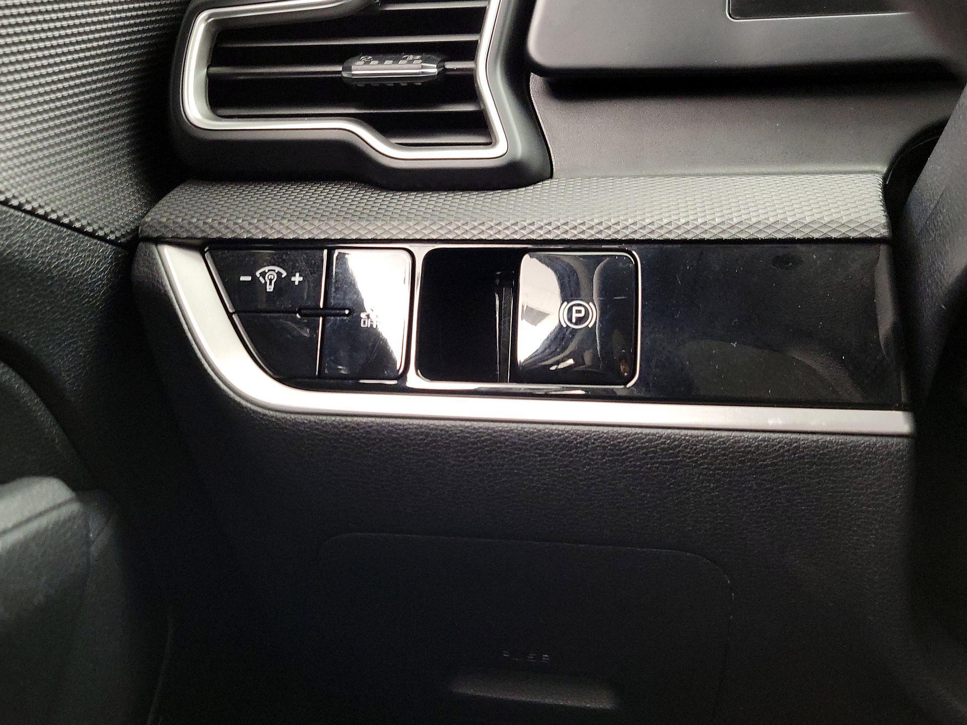 Thumbnail: 2025 Kia Sportage - 13