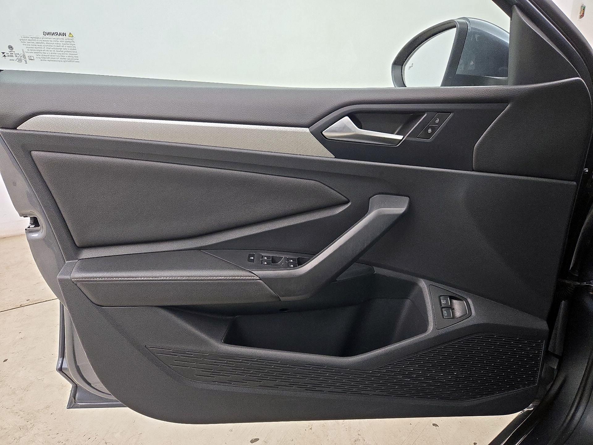 Thumbnail: 2024 Volkswagen Jetta - 12