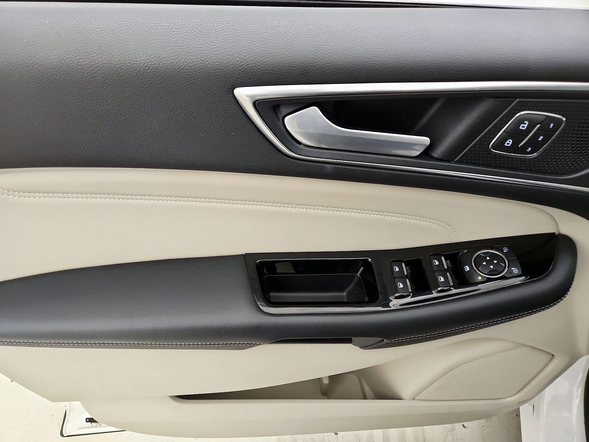 Thumbnail: 2019 Ford Edge - 12